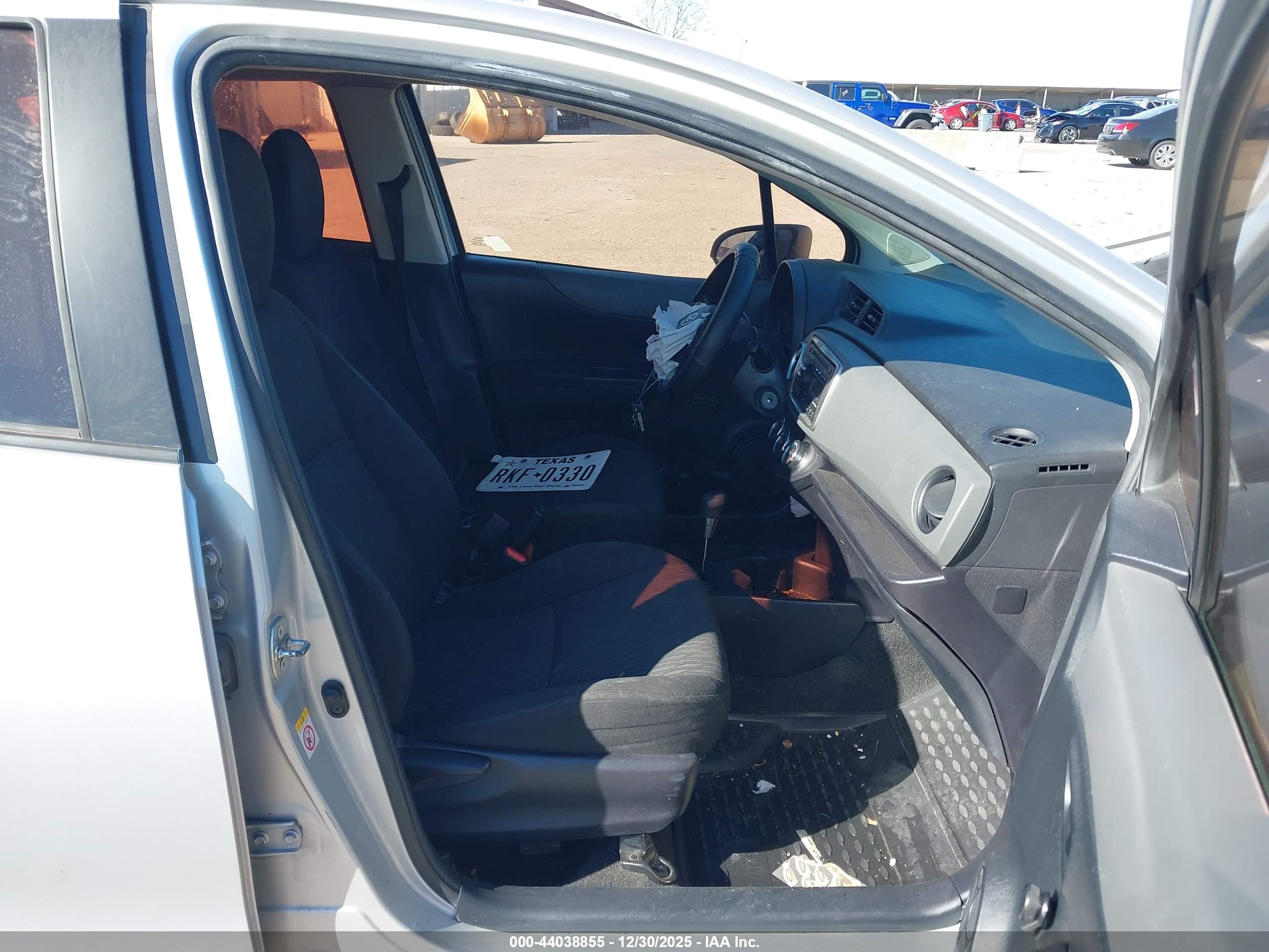 TOYOTA YARIS image 5
