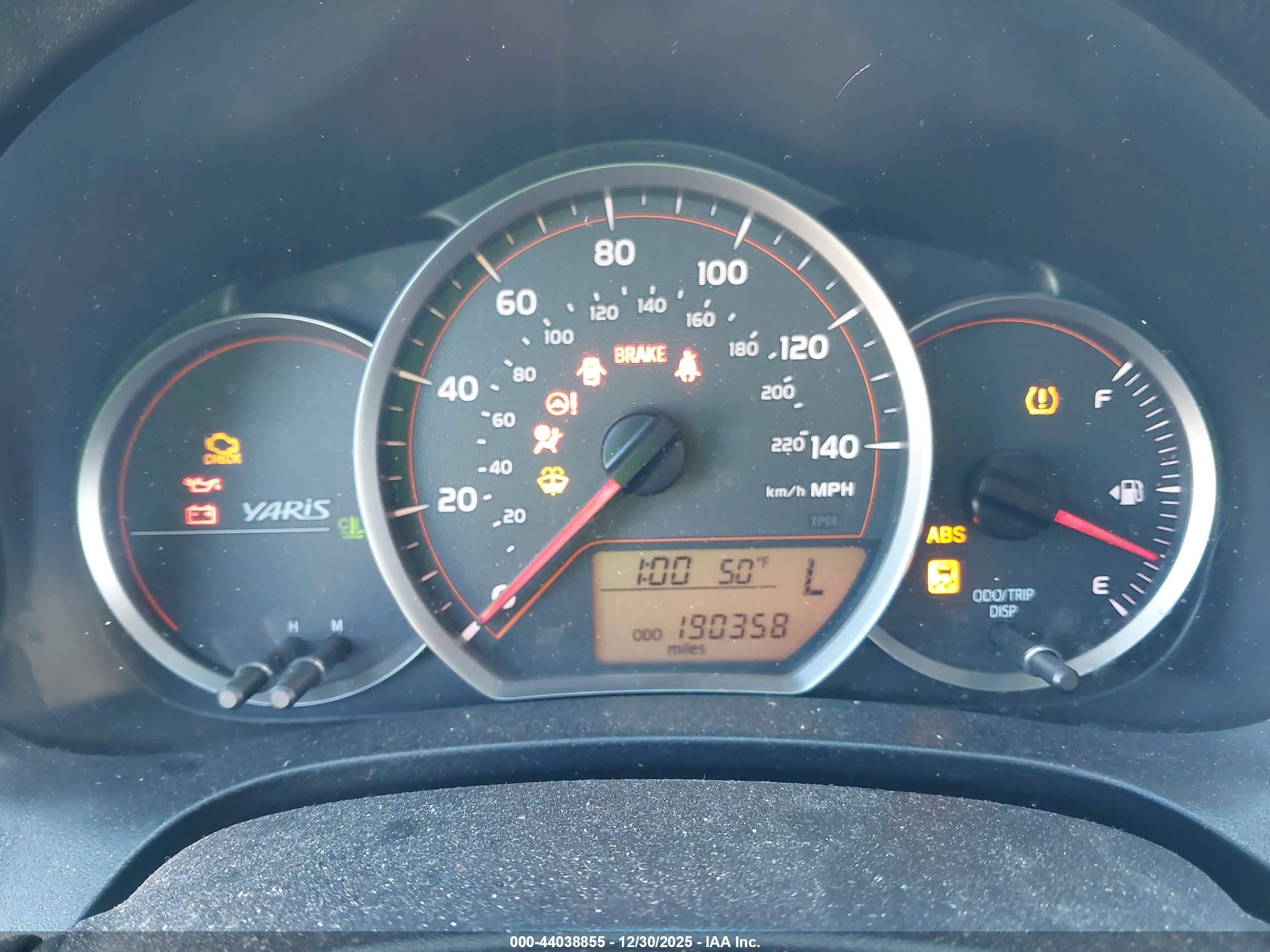 TOYOTA YARIS image 7