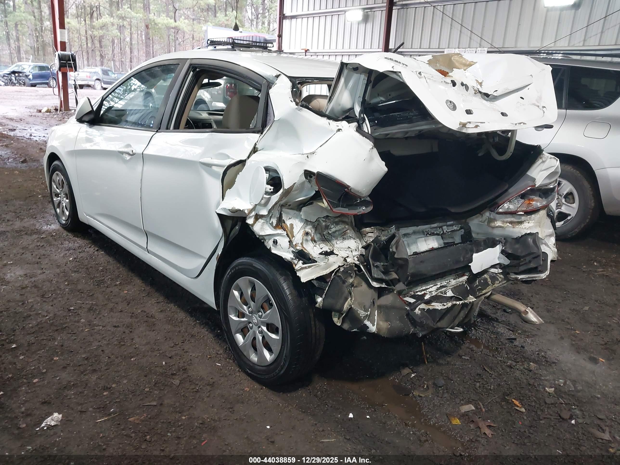 HYUNDAI ACCENT image 3