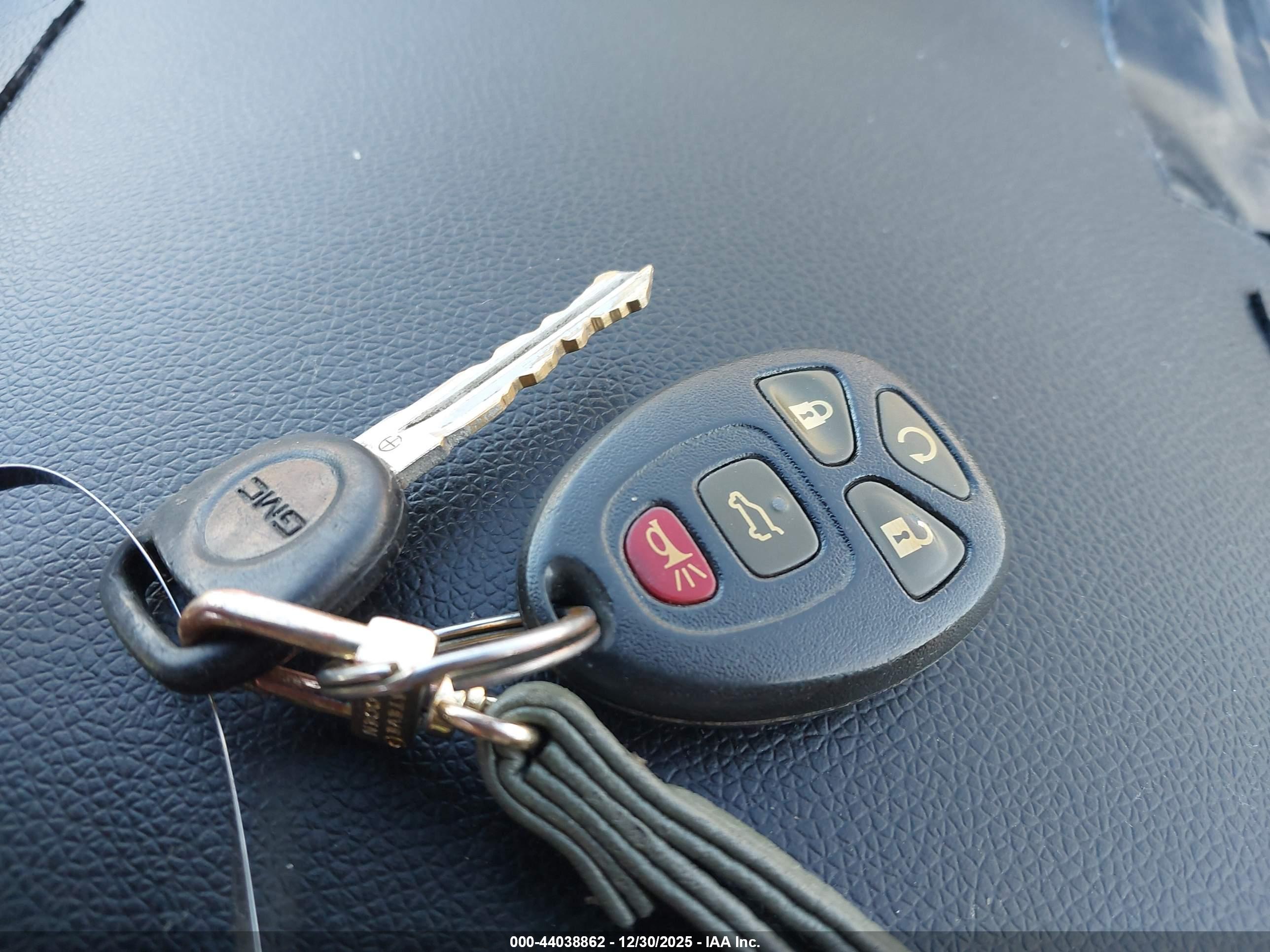 GMC YUKON image 11