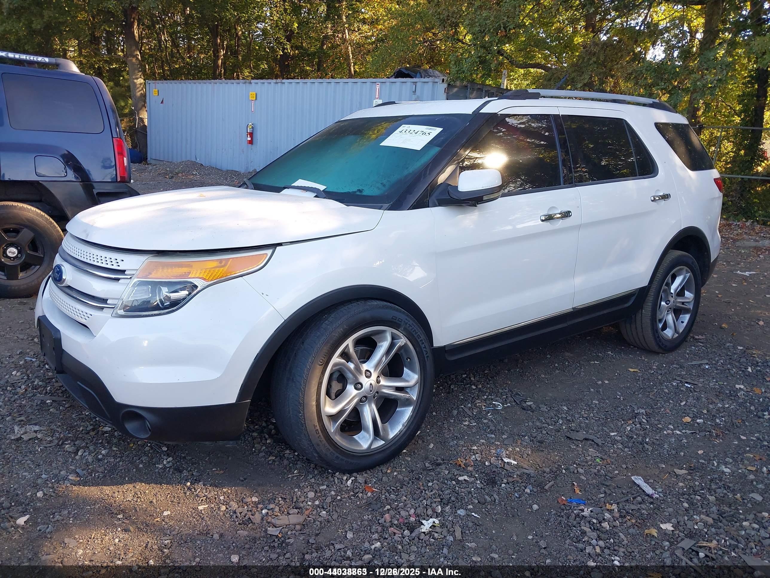 FORD EXPLORER image 2