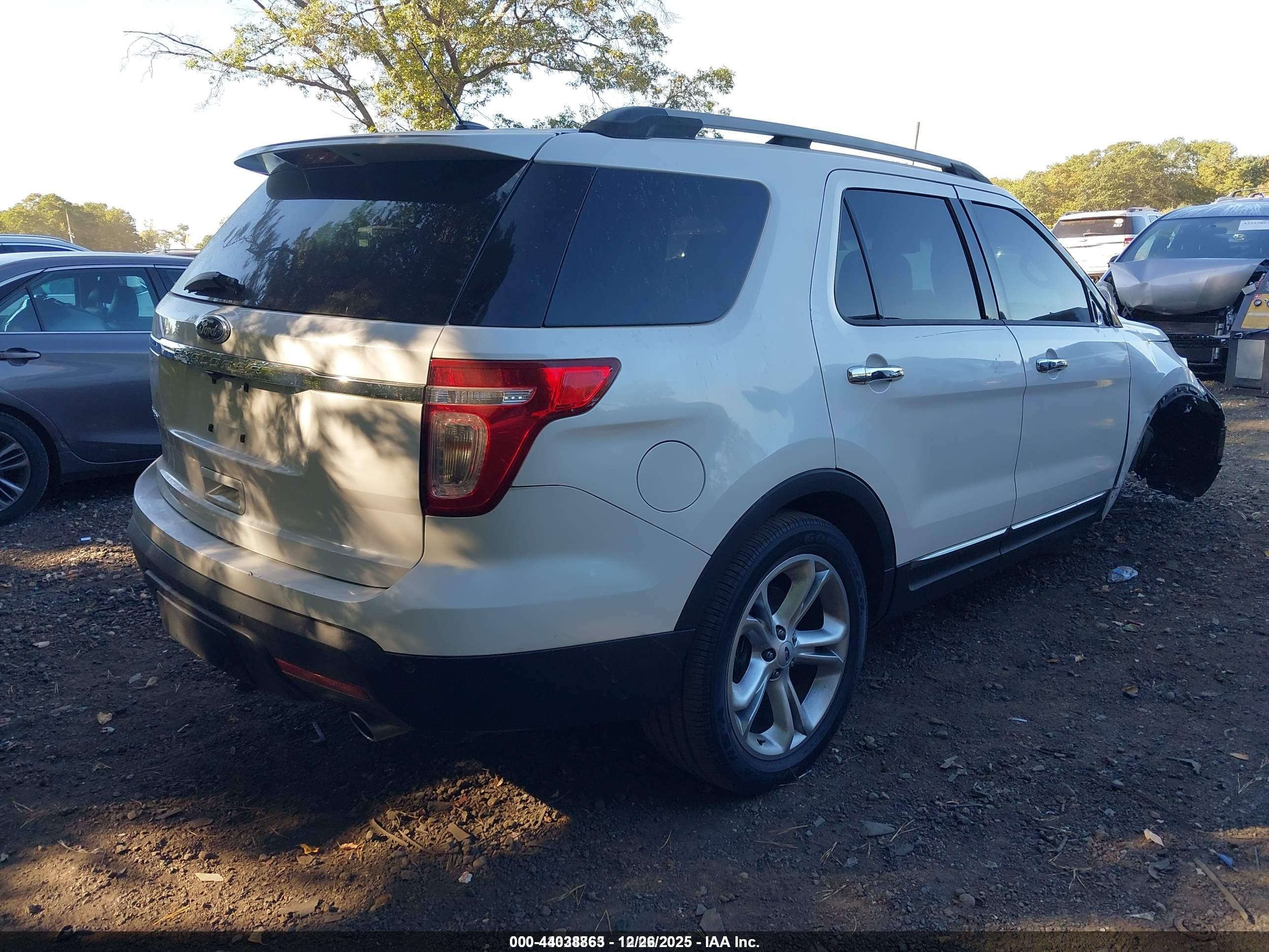 FORD EXPLORER image 4