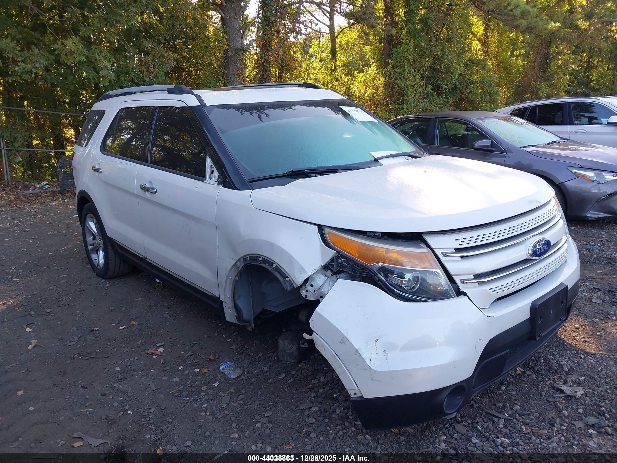 FORD EXPLORER image 6