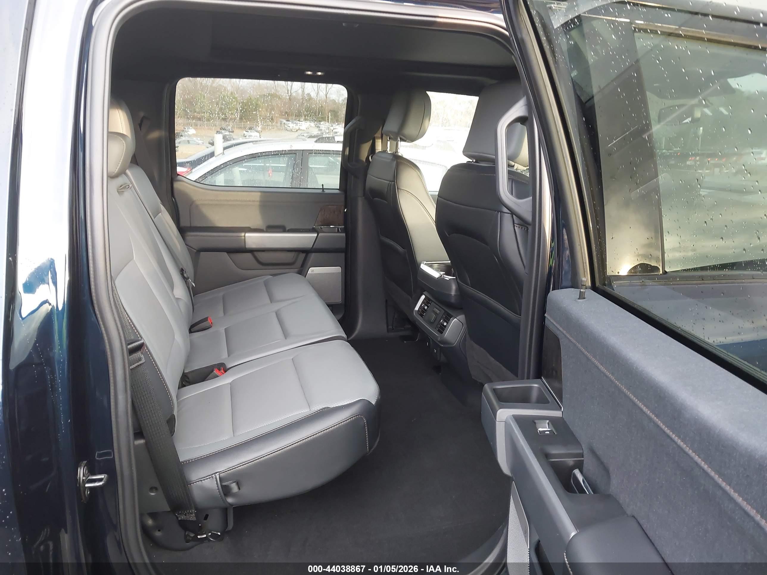FORD F-150 image 8