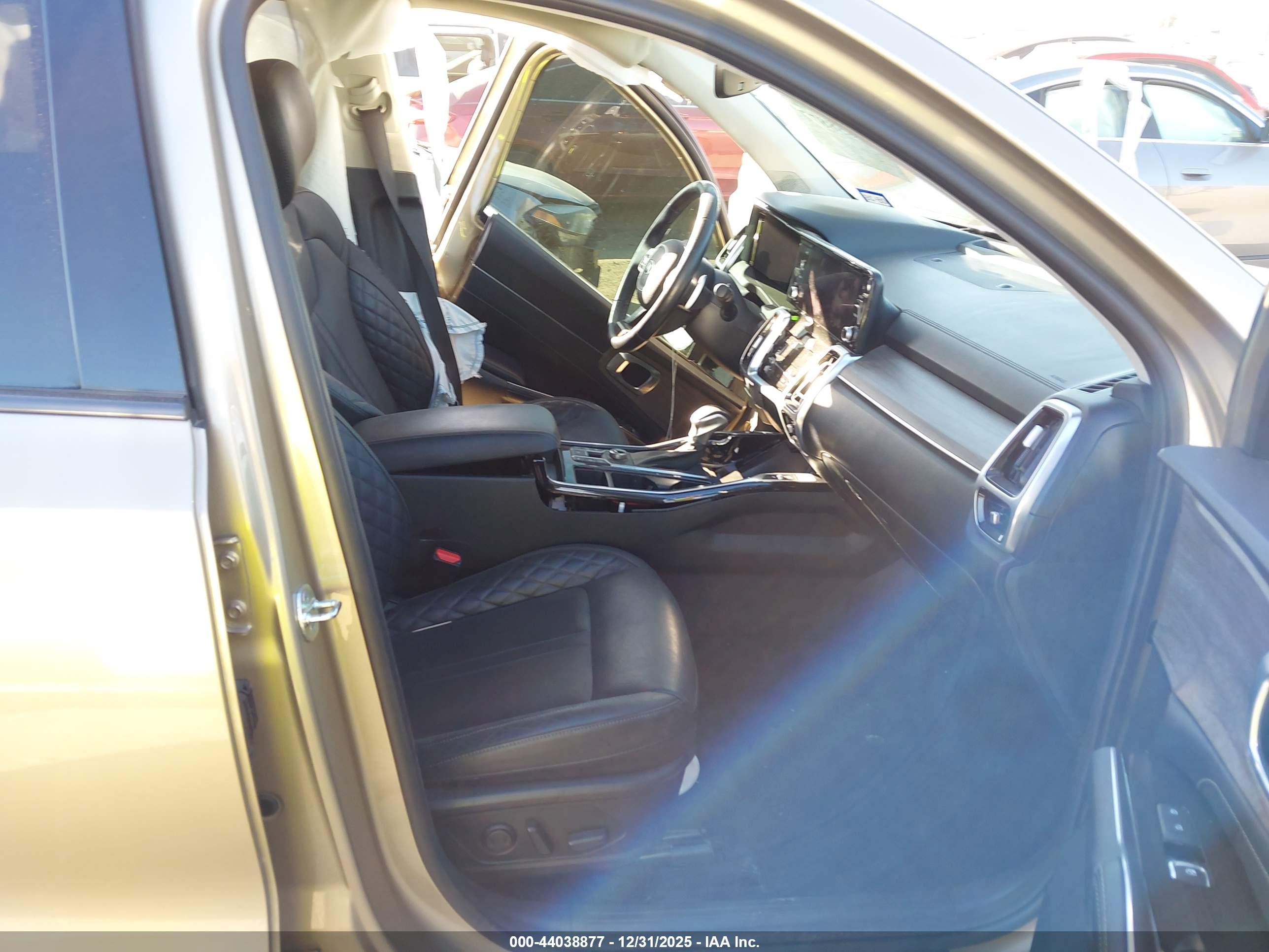 KIA SORENTO image 5