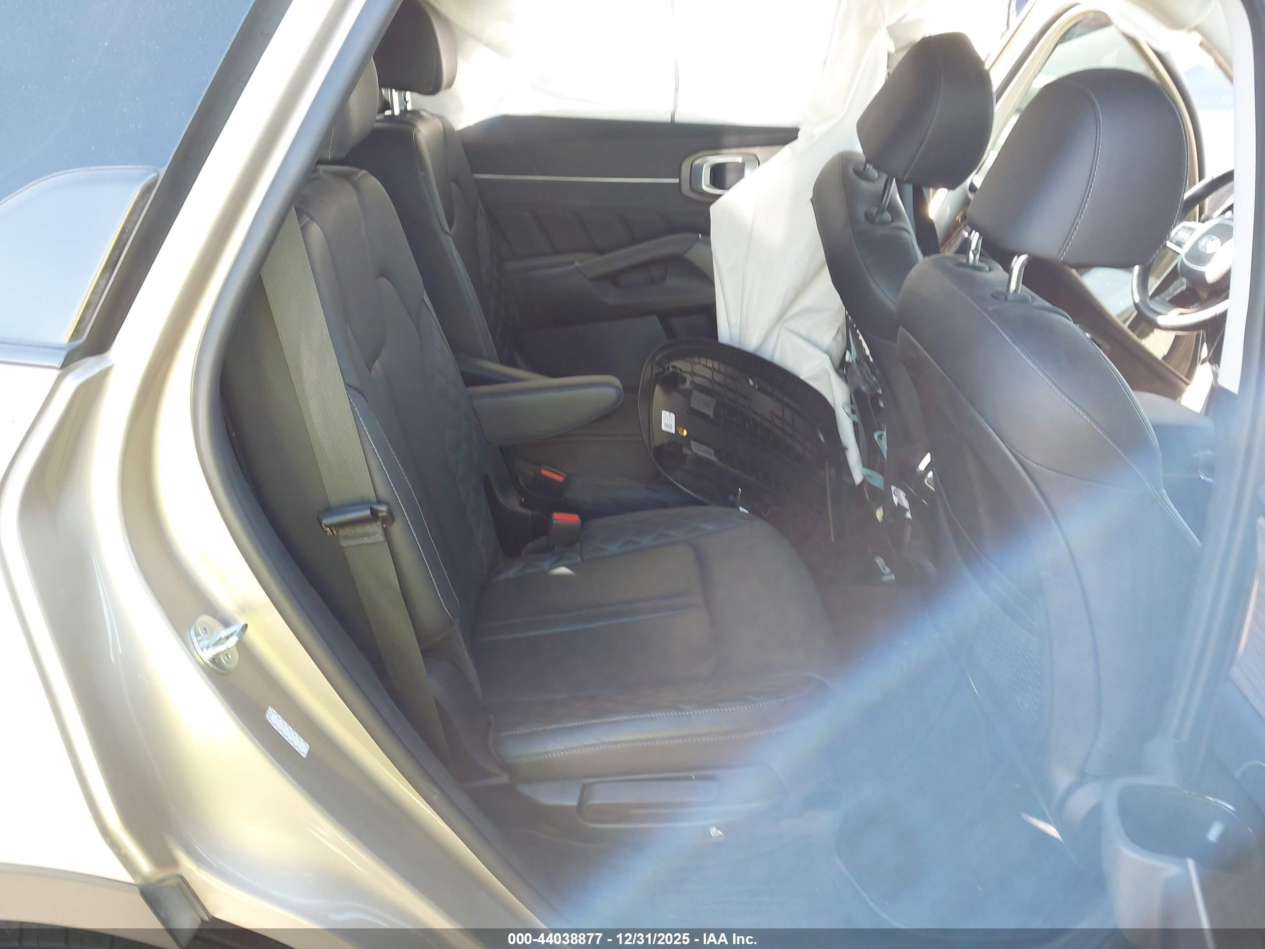 KIA SORENTO image 8