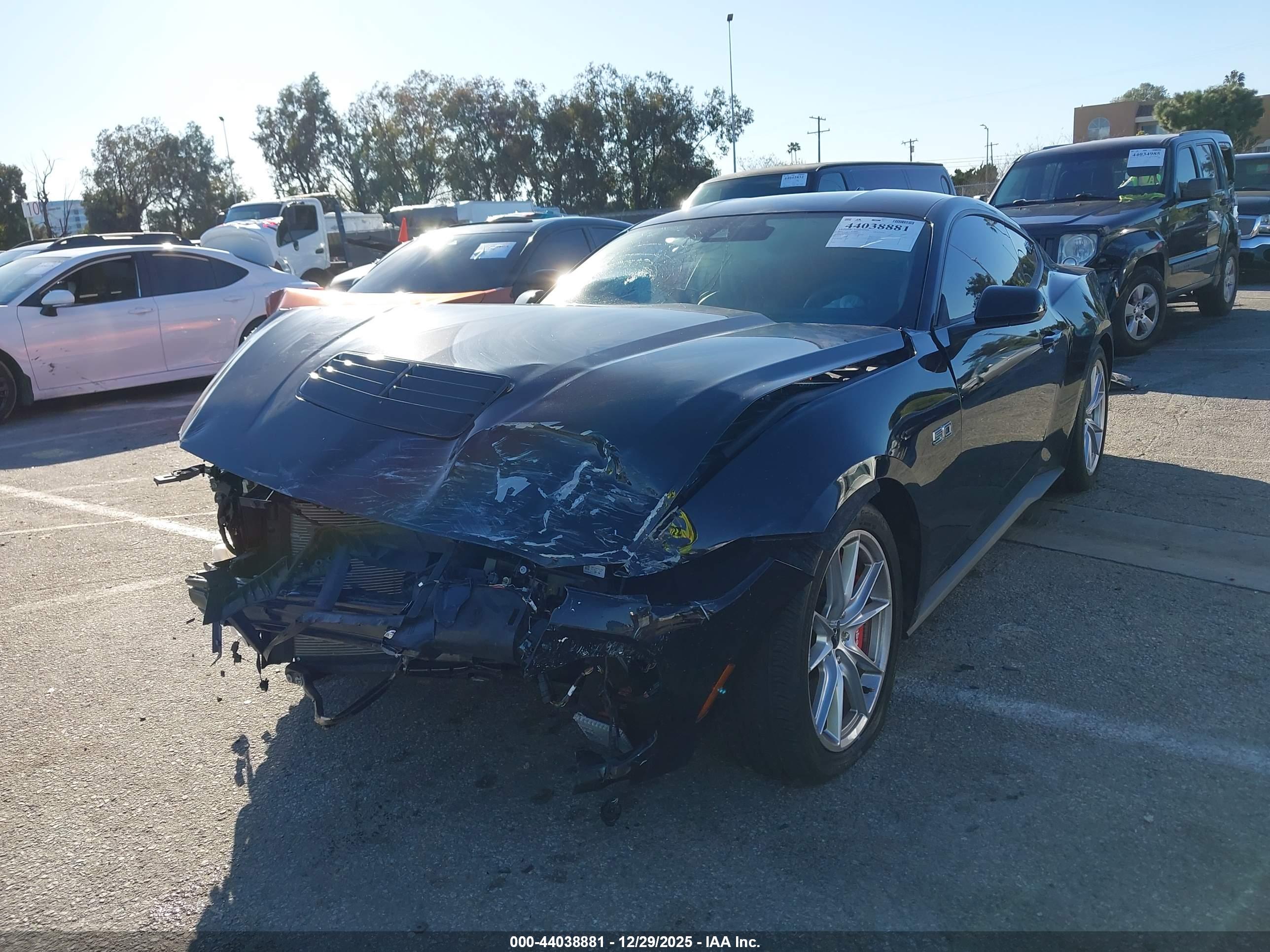FORD MUSTANG image 2