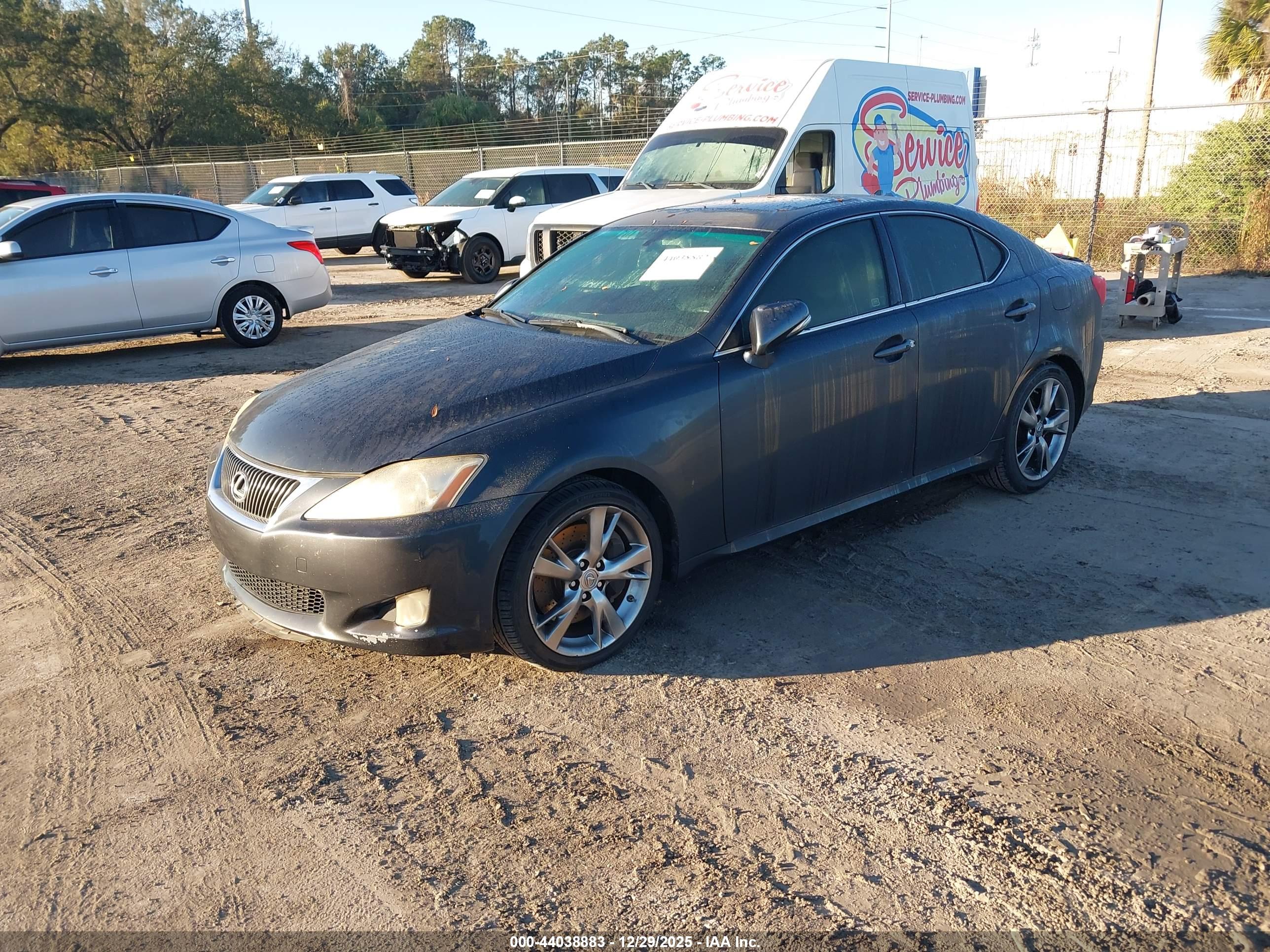 LEXUS IS image 2