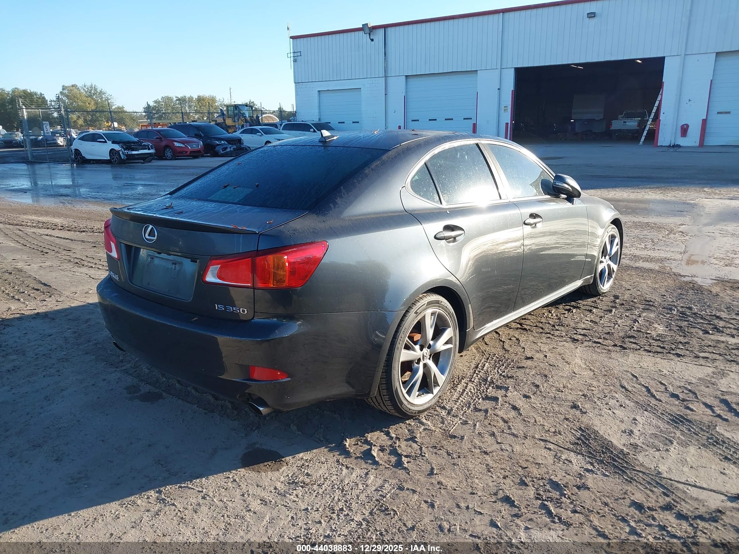 LEXUS IS image 4