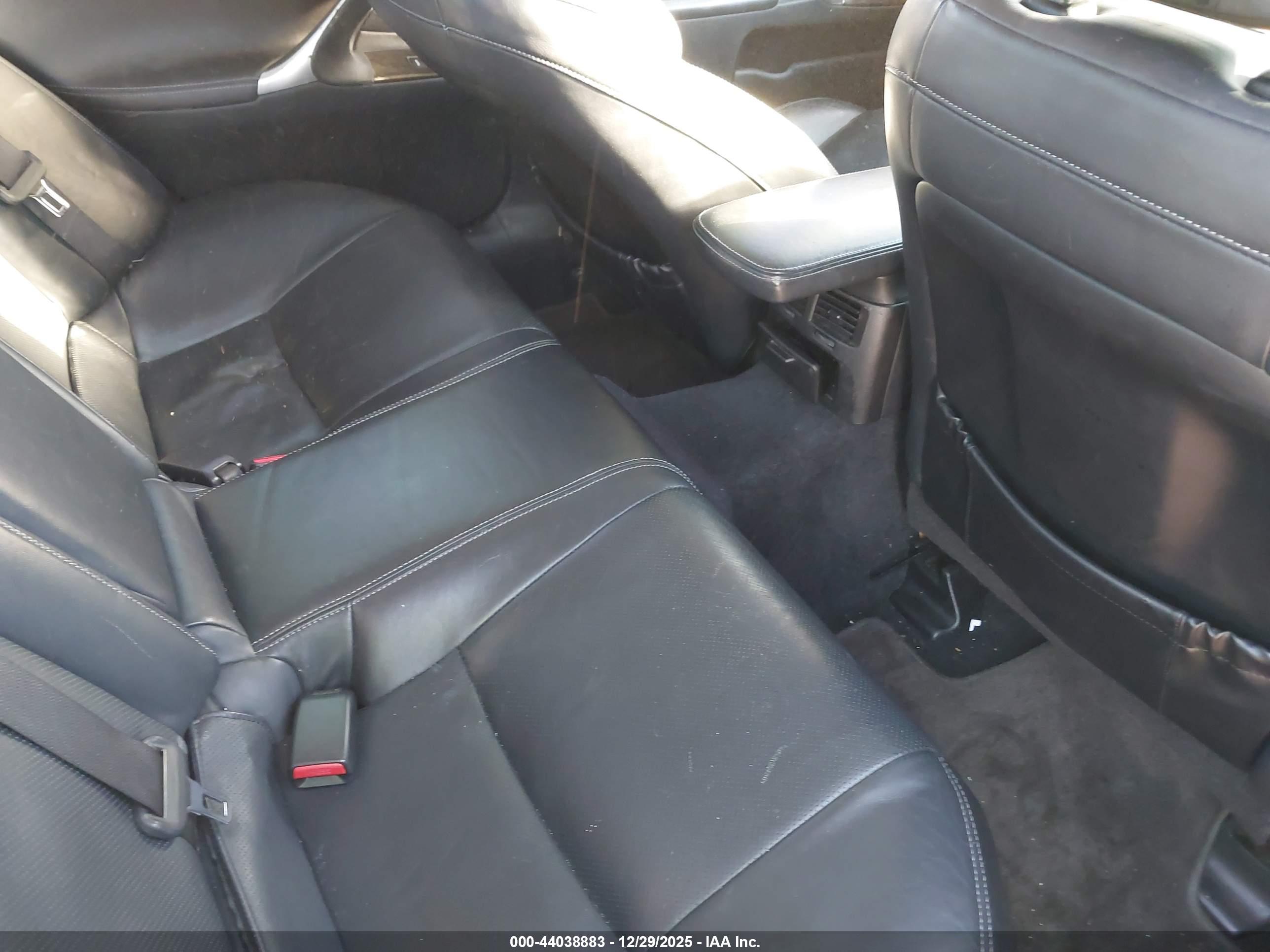 LEXUS IS image 8