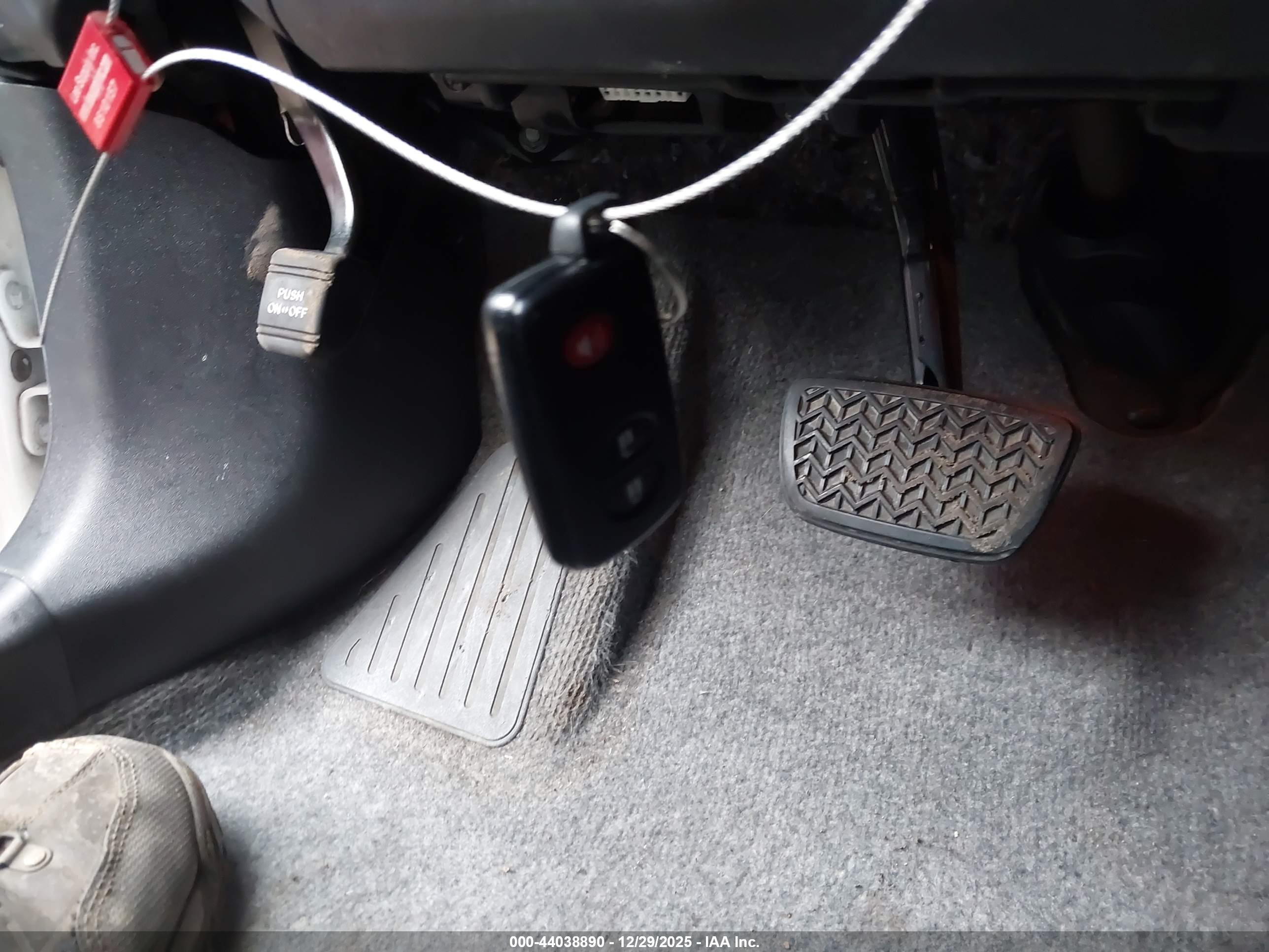 TOYOTA PRIUS image 11