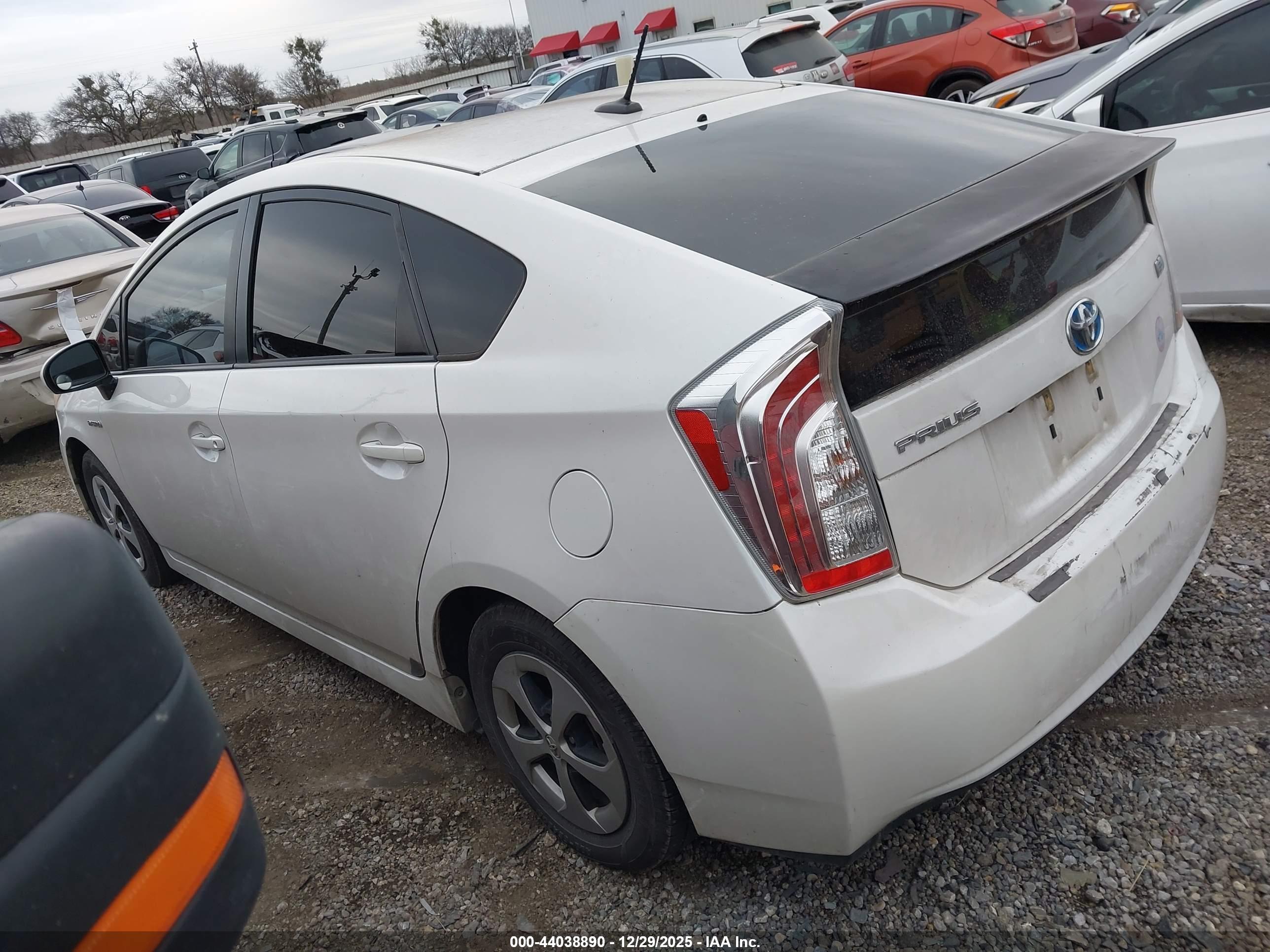 TOYOTA PRIUS image 3
