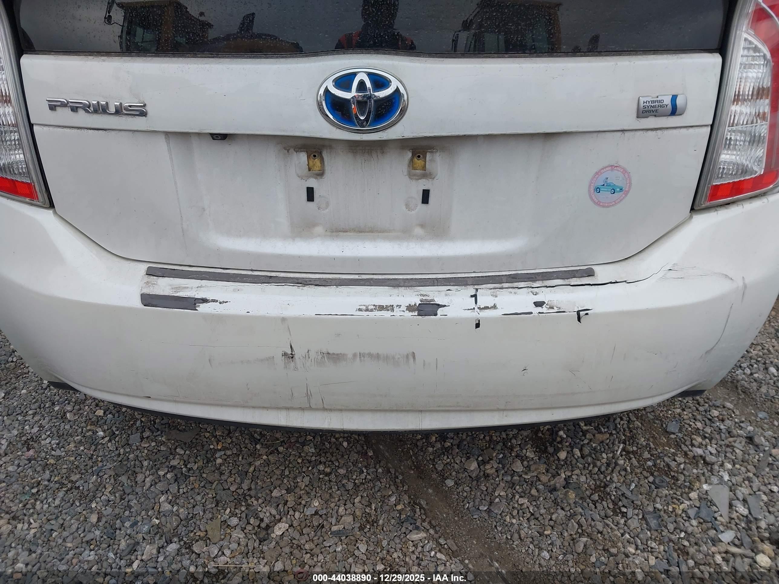 TOYOTA PRIUS image 6