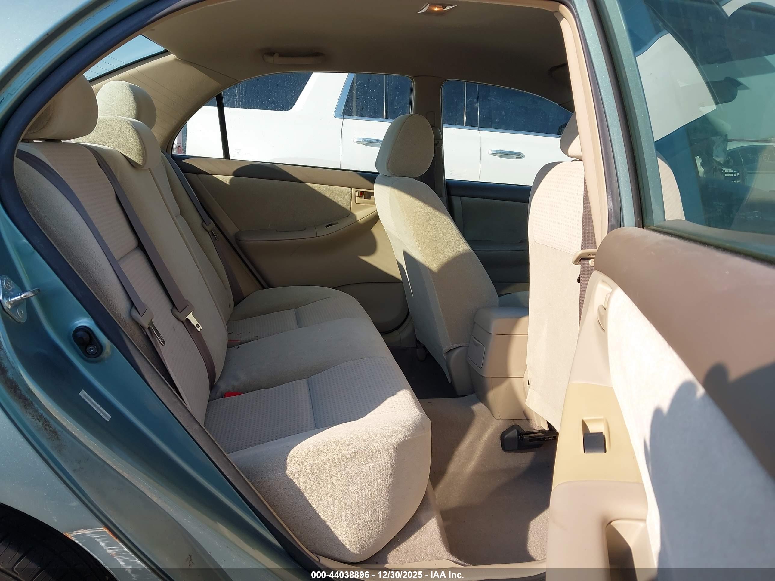 TOYOTA COROLLA image 8
