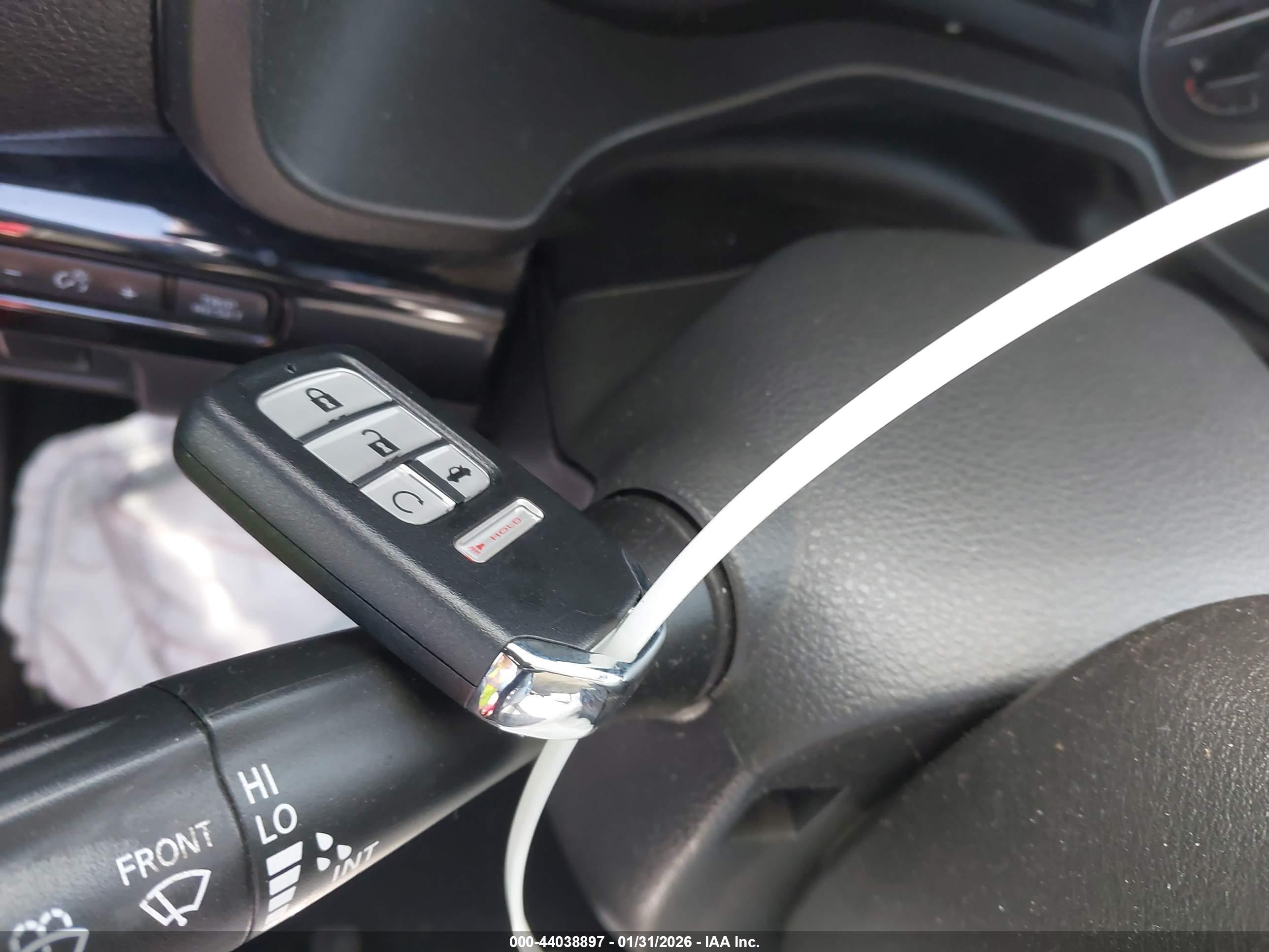 NISSAN TITAN image 11