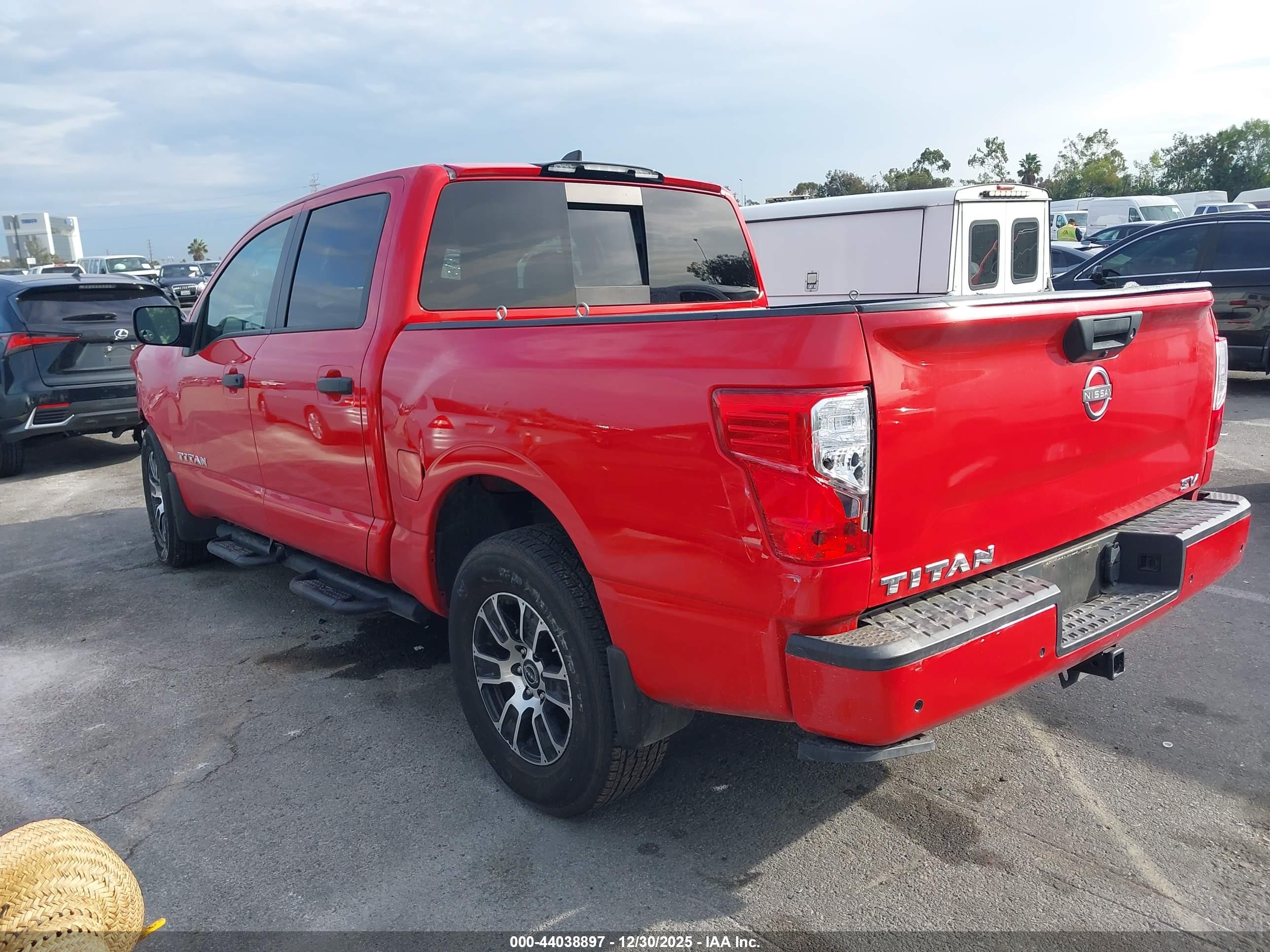 NISSAN TITAN image 3