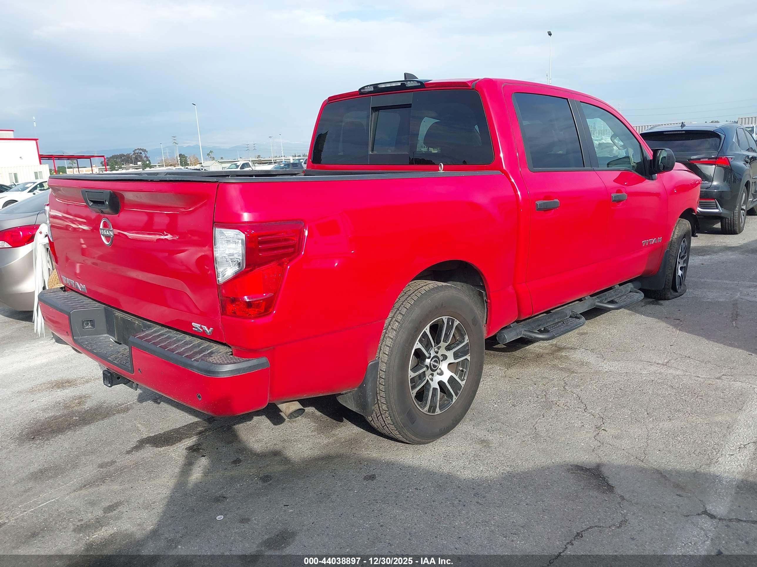 NISSAN TITAN image 4