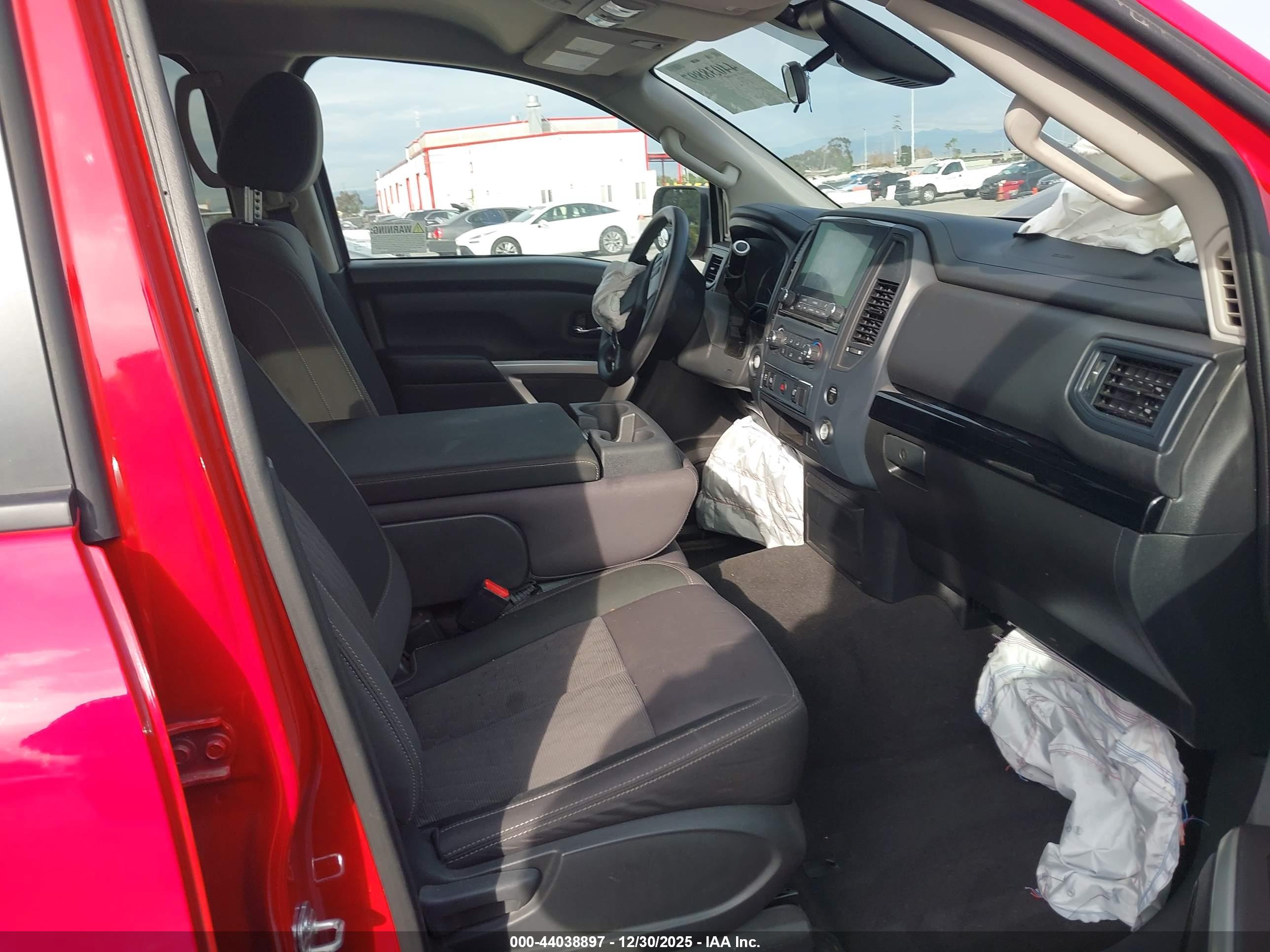 NISSAN TITAN image 5