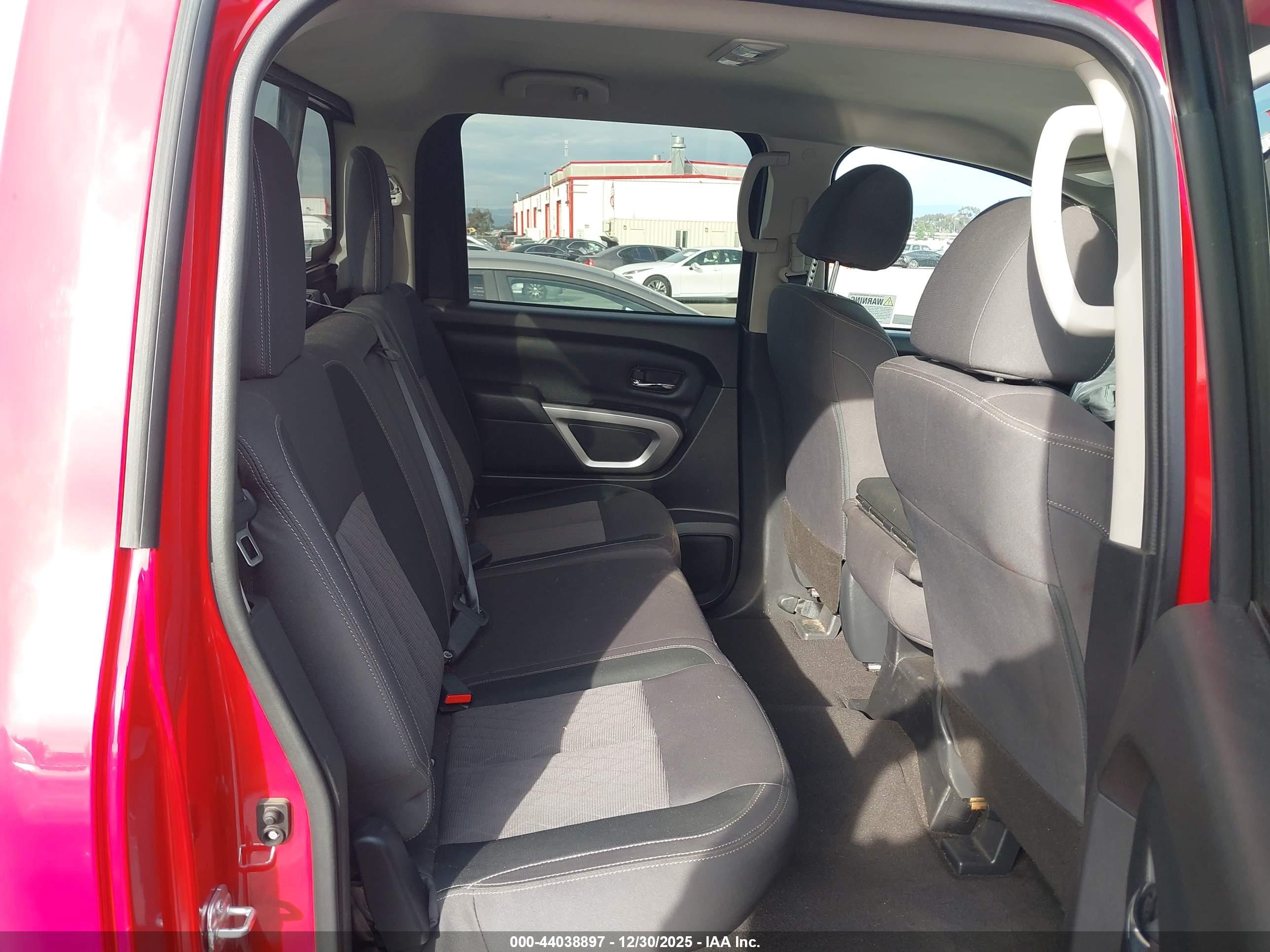NISSAN TITAN image 8