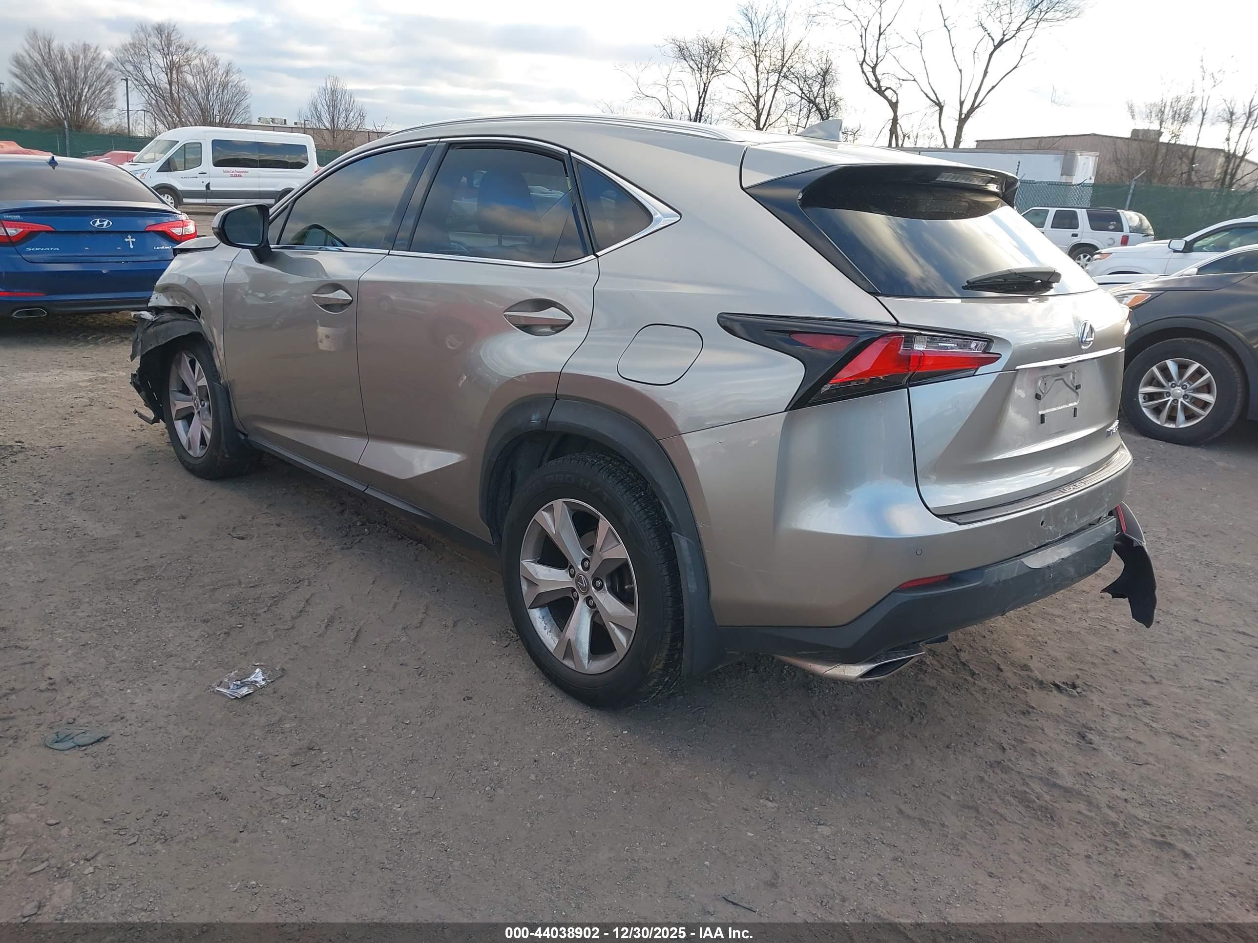 LEXUS NX image 3
