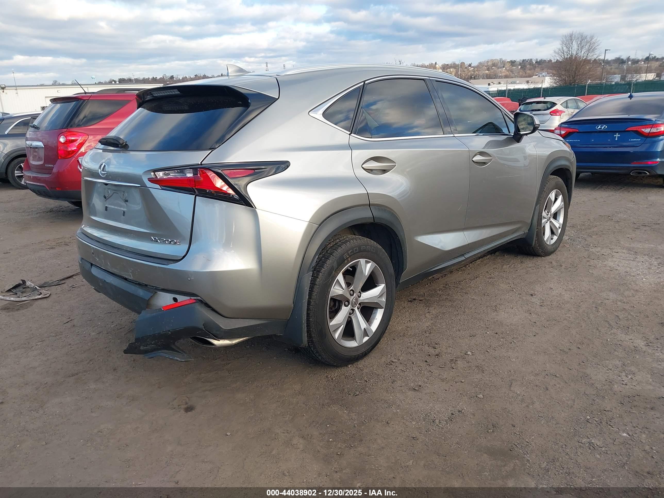 LEXUS NX image 4