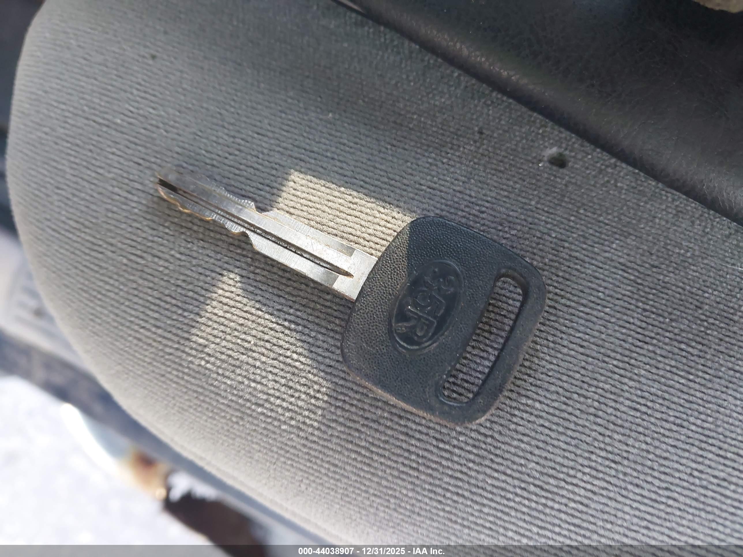 TOYOTA TUNDRA image 11