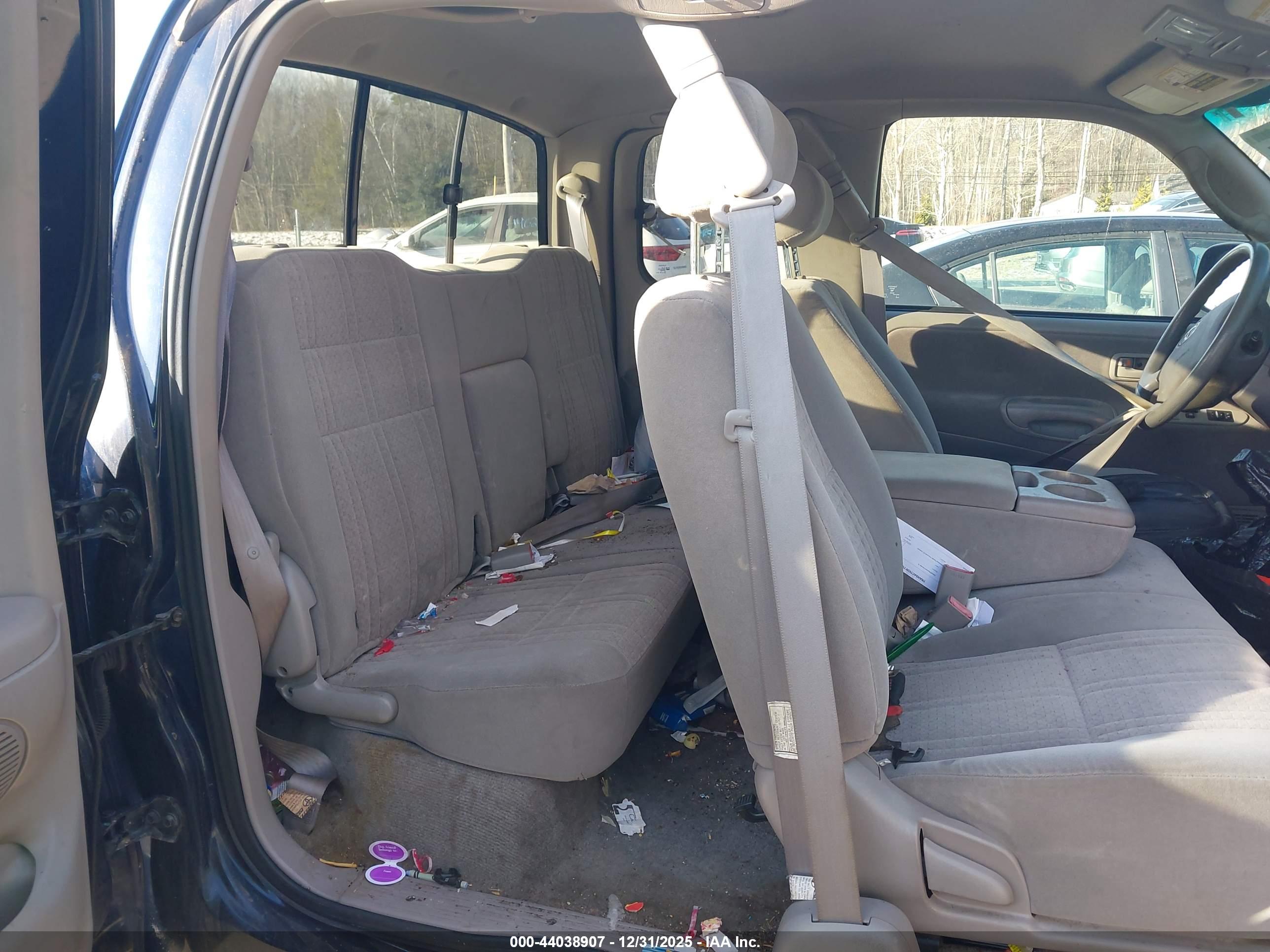 TOYOTA TUNDRA image 8