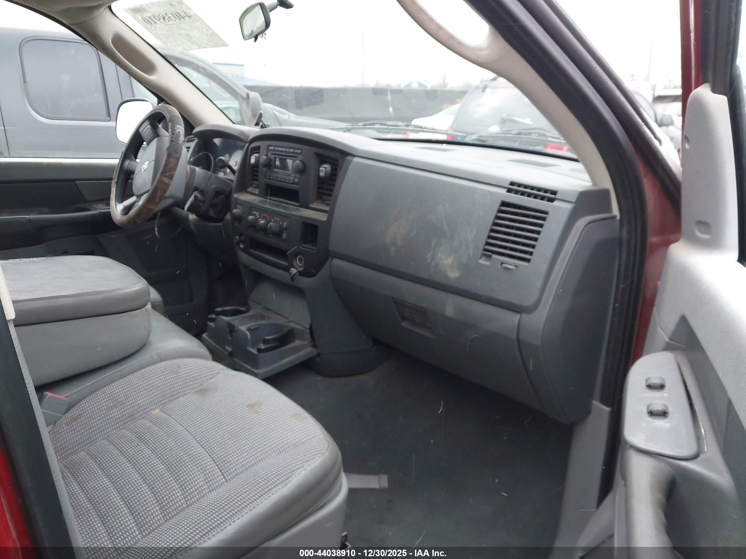 DODGE RAM image 5