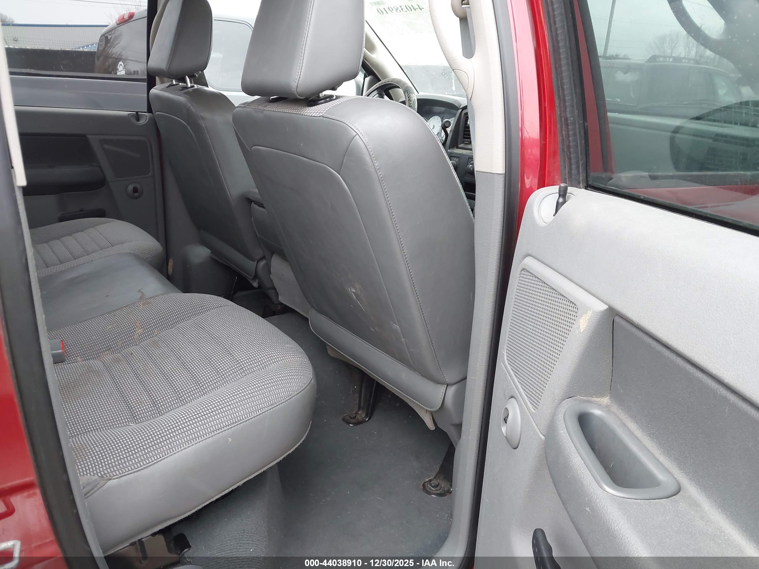 DODGE RAM image 8