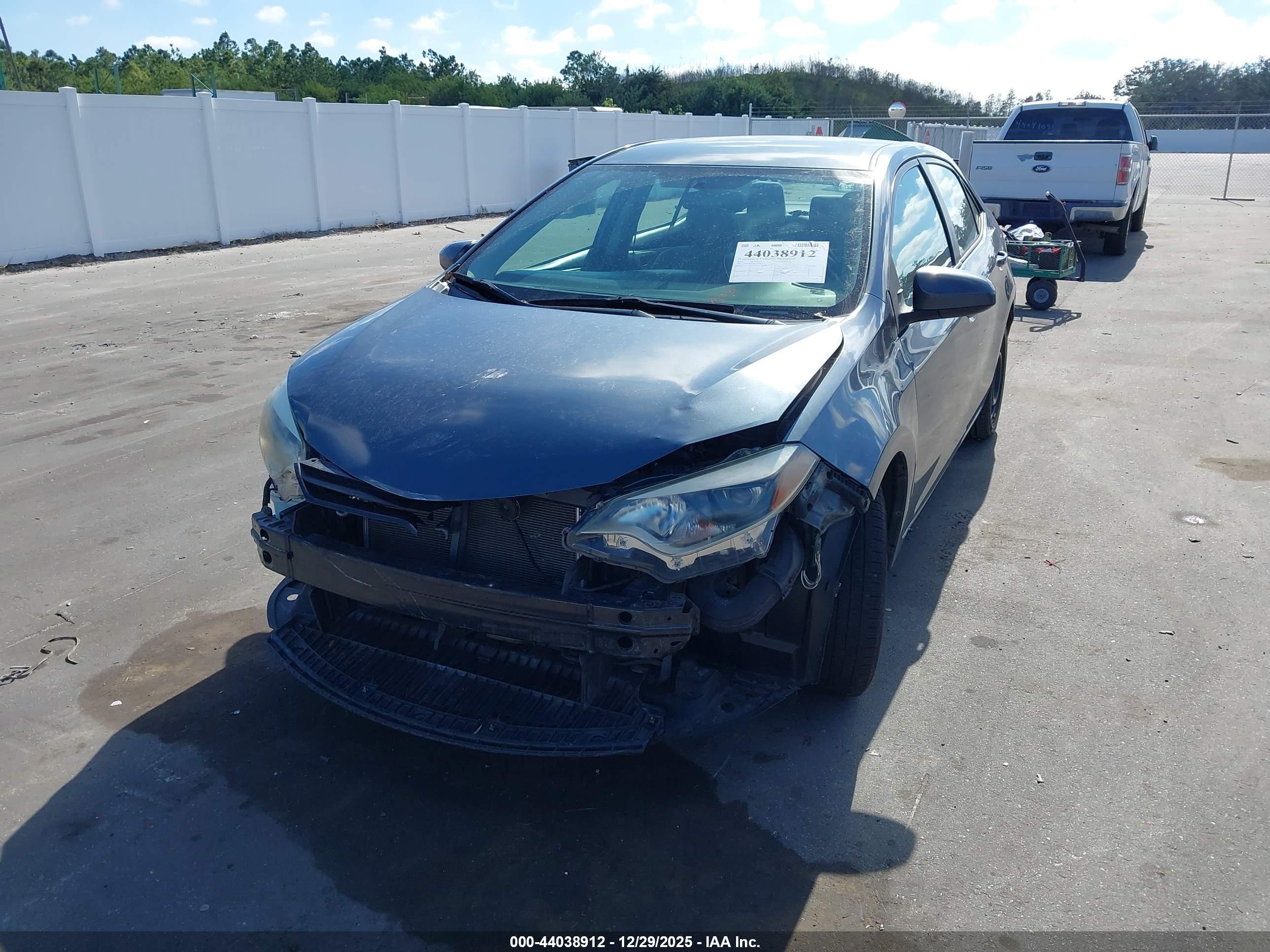 TOYOTA COROLLA image 2