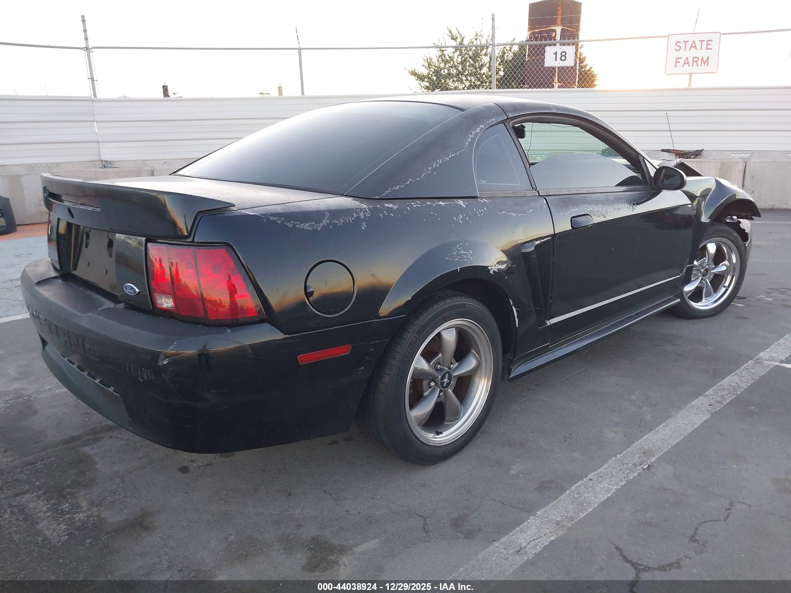 FORD MUSTANG image 4