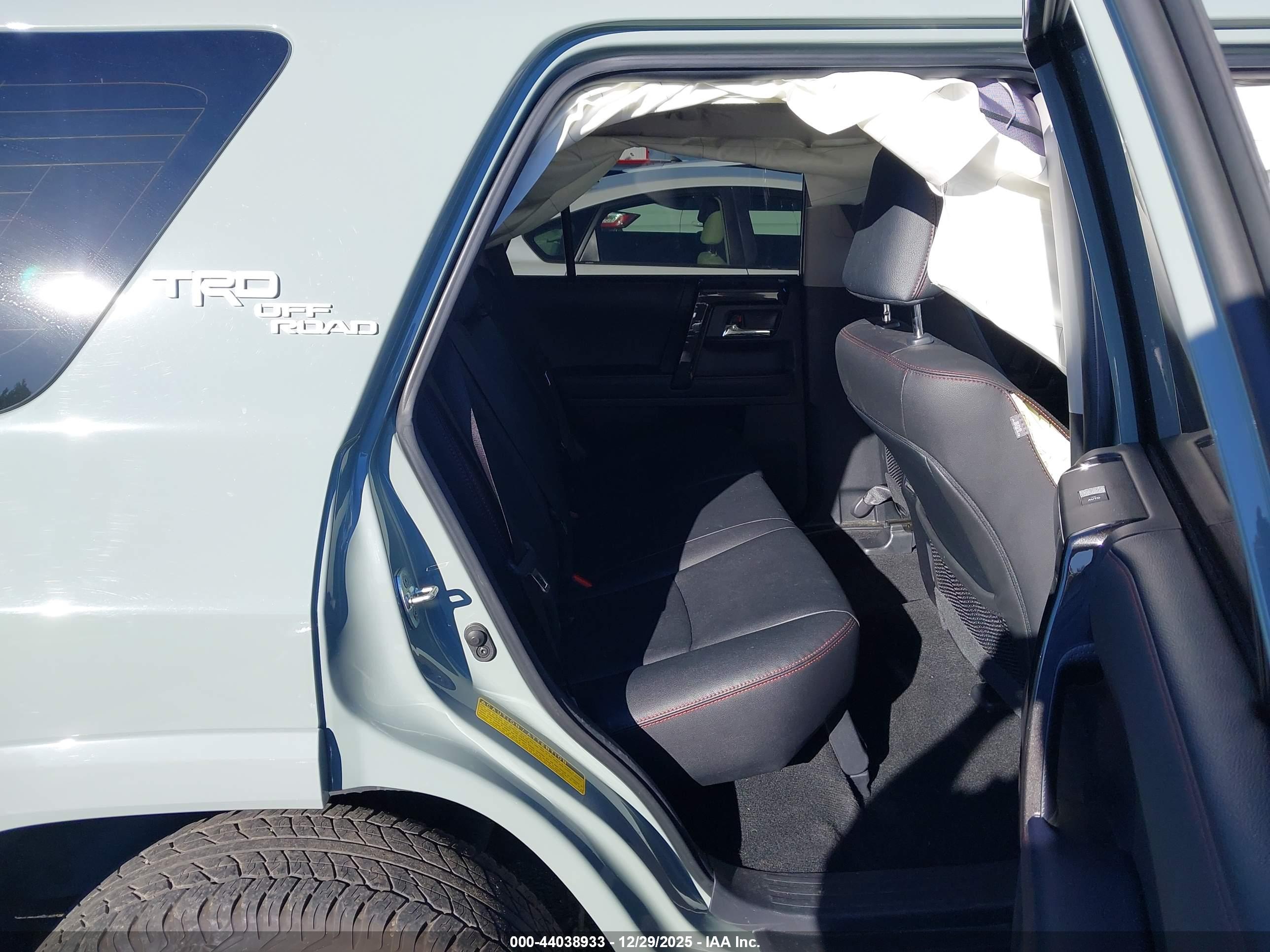 TOYOTA 4RUNNER image 8