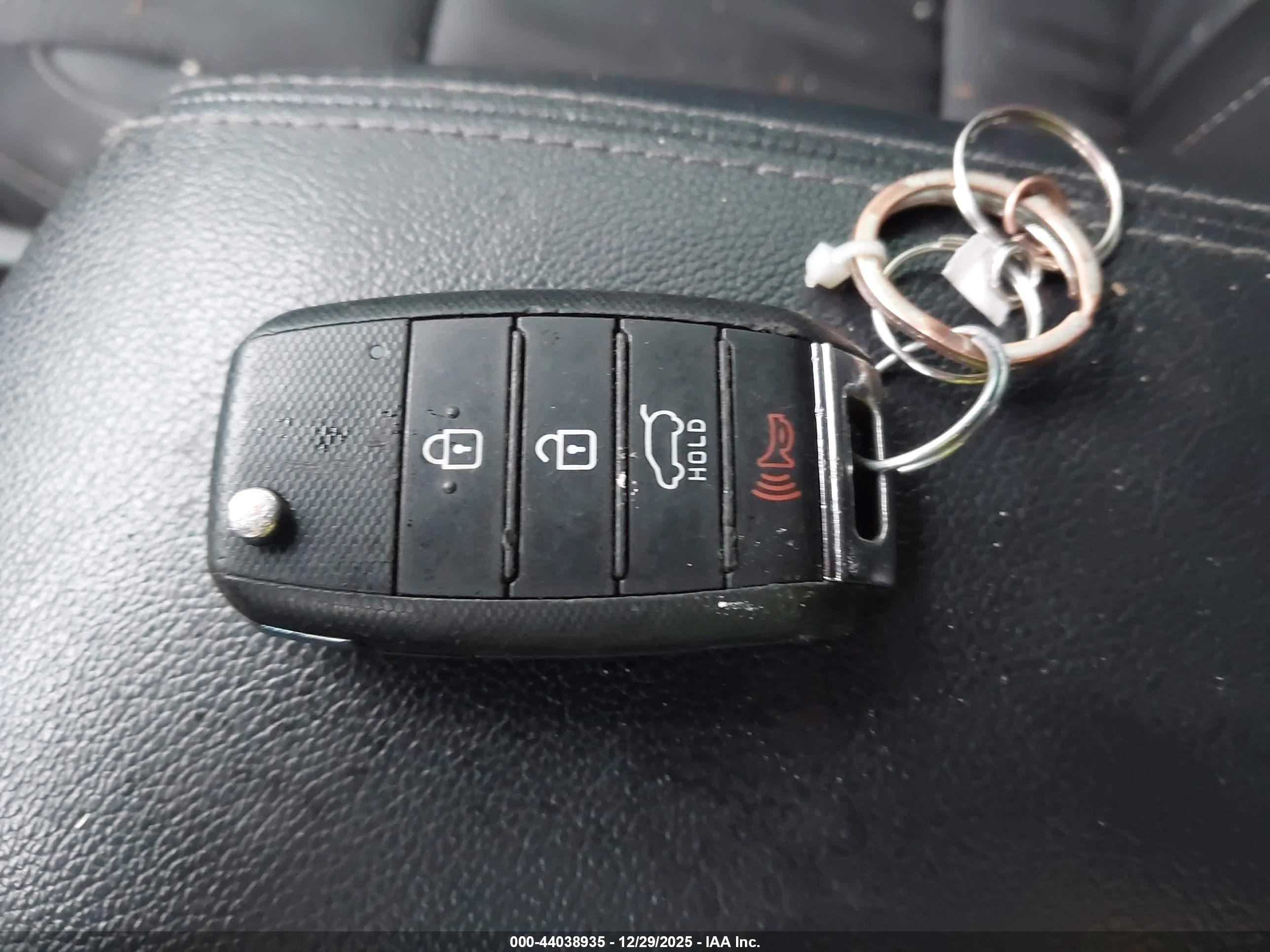 KIA SPORTAGE image 11