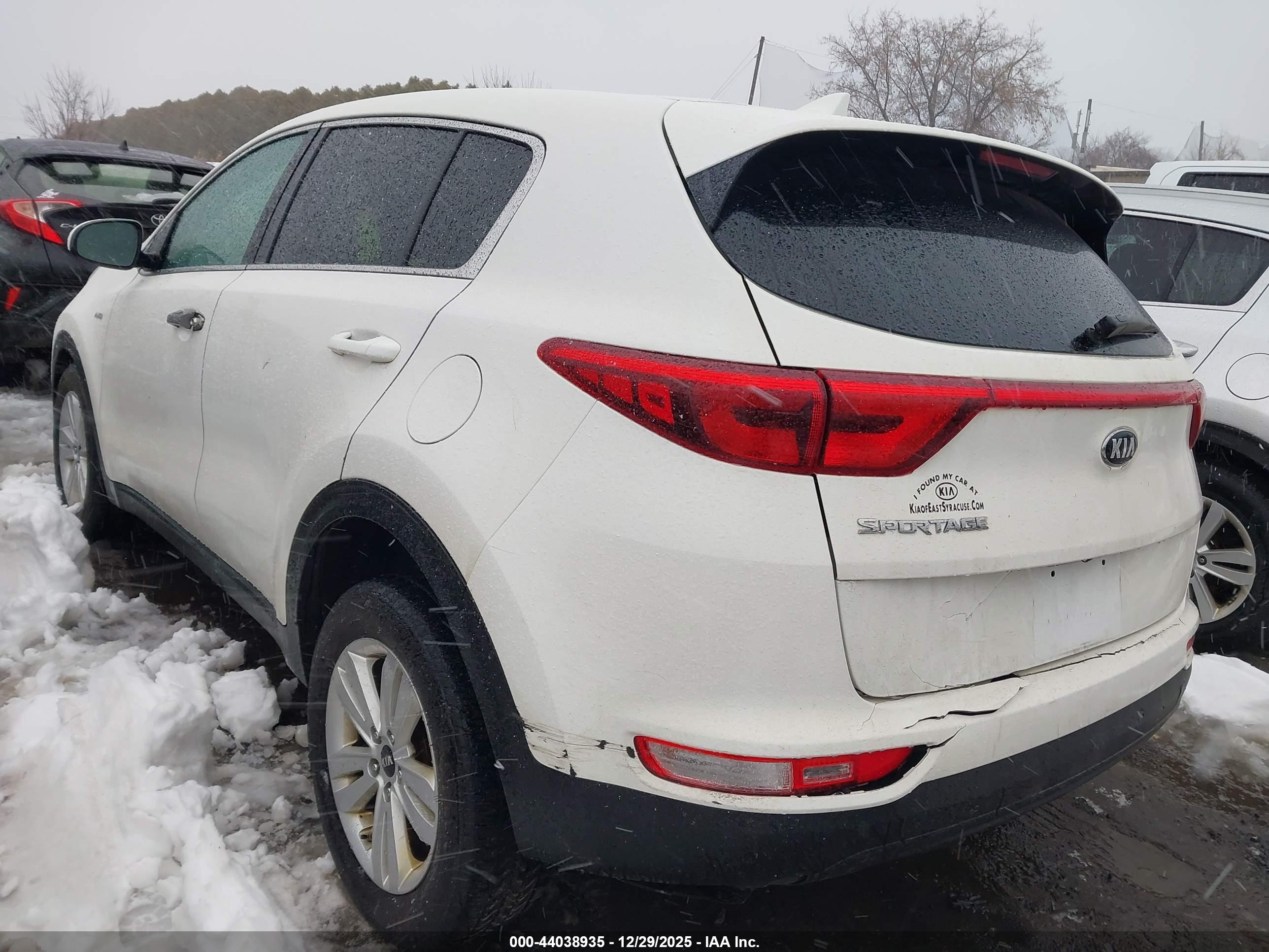 KIA SPORTAGE image 3