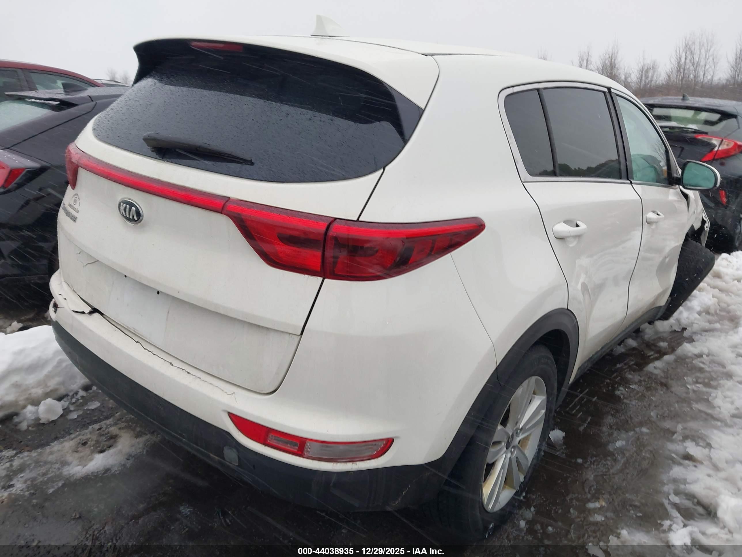 KIA SPORTAGE image 4
