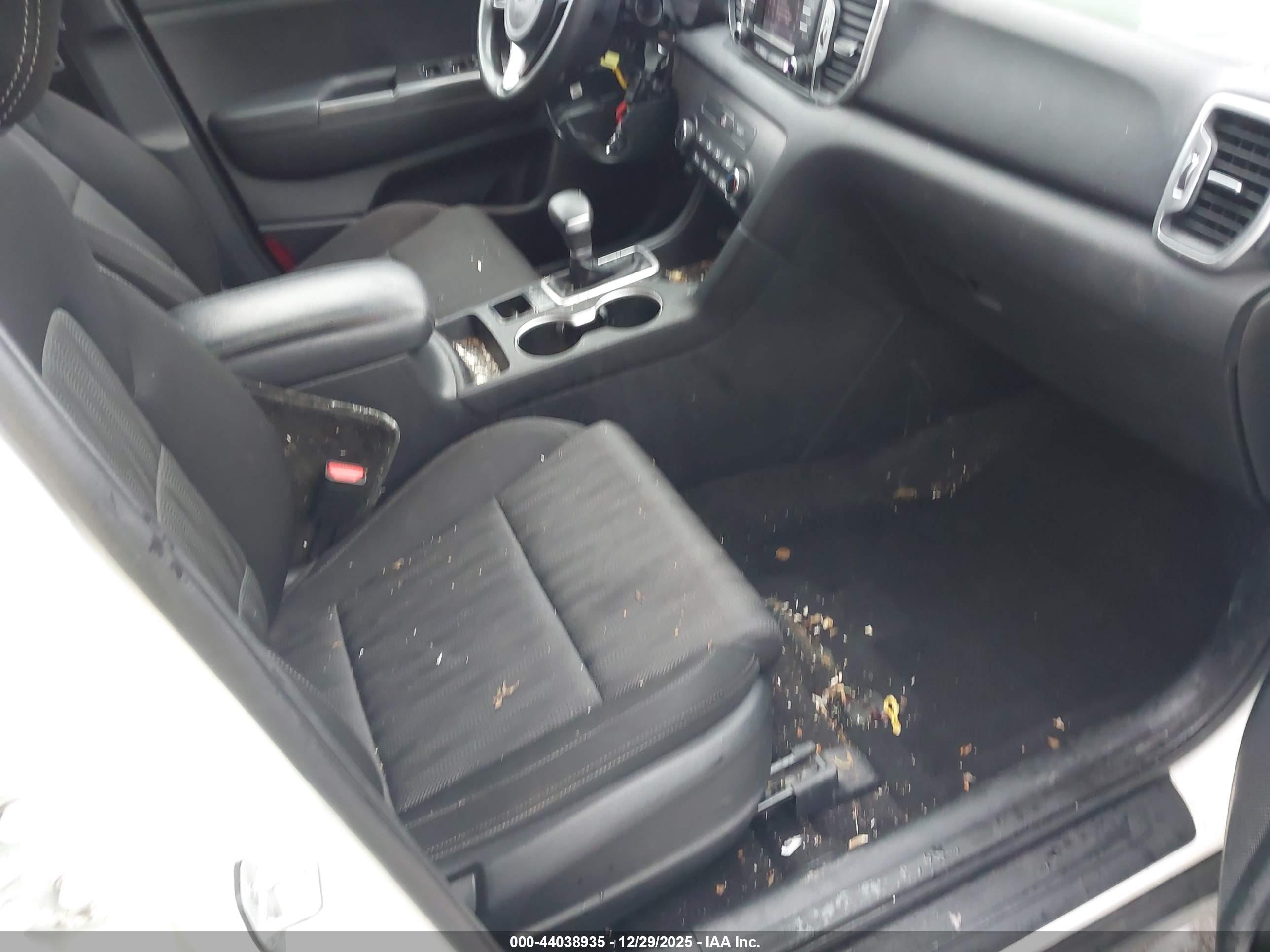 KIA SPORTAGE image 5