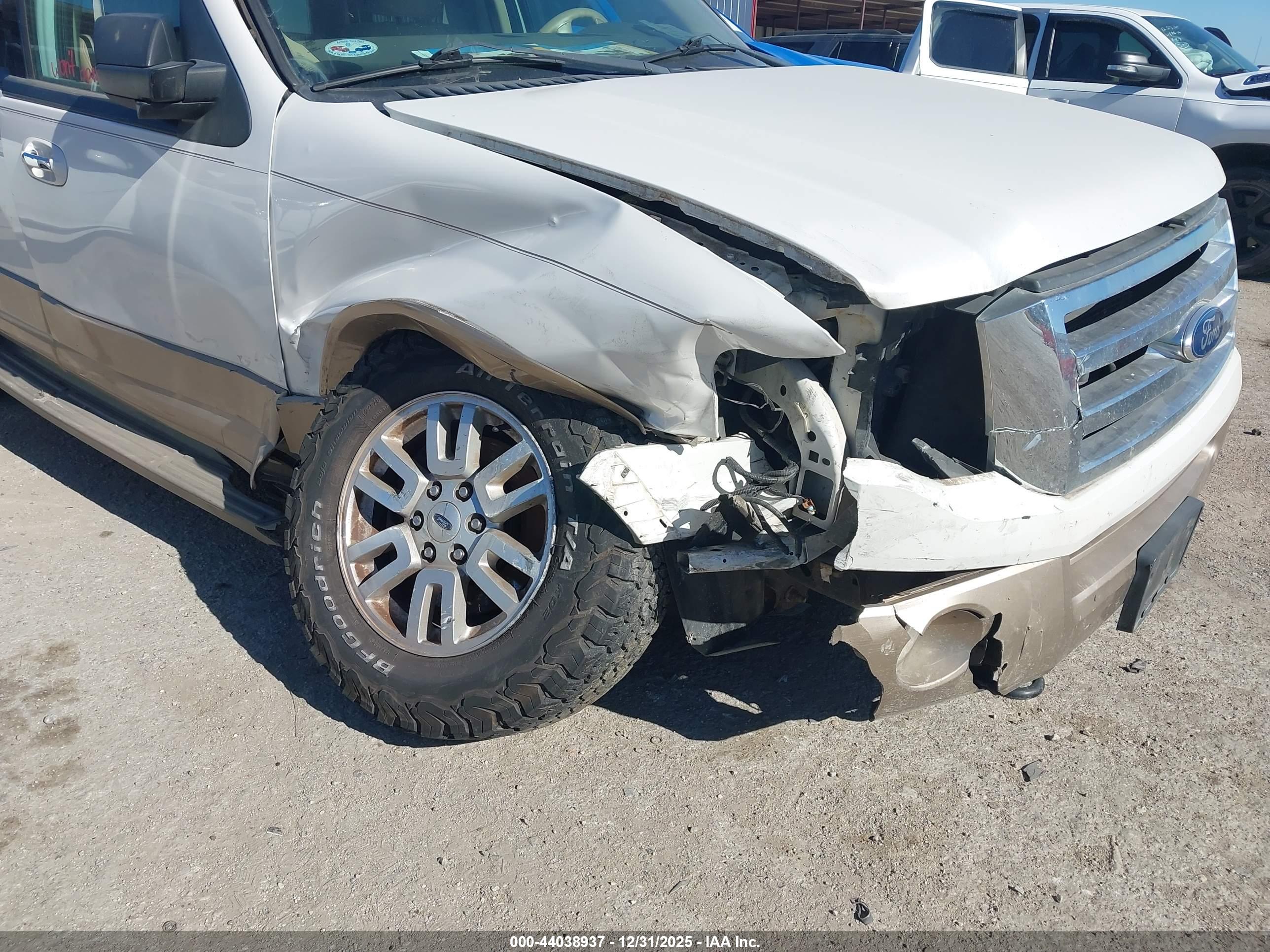 FORD EXPEDITION image 6