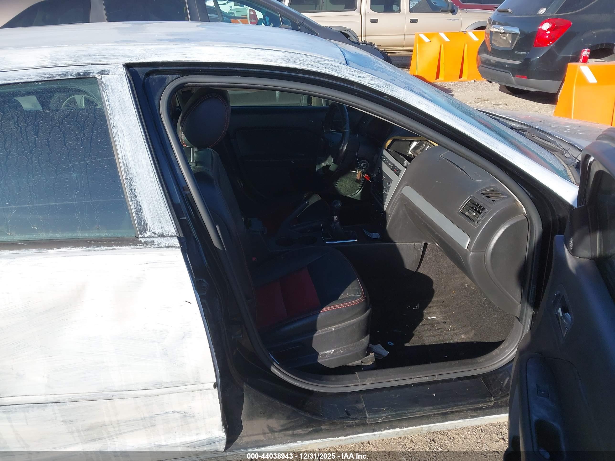 FORD FUSION image 5