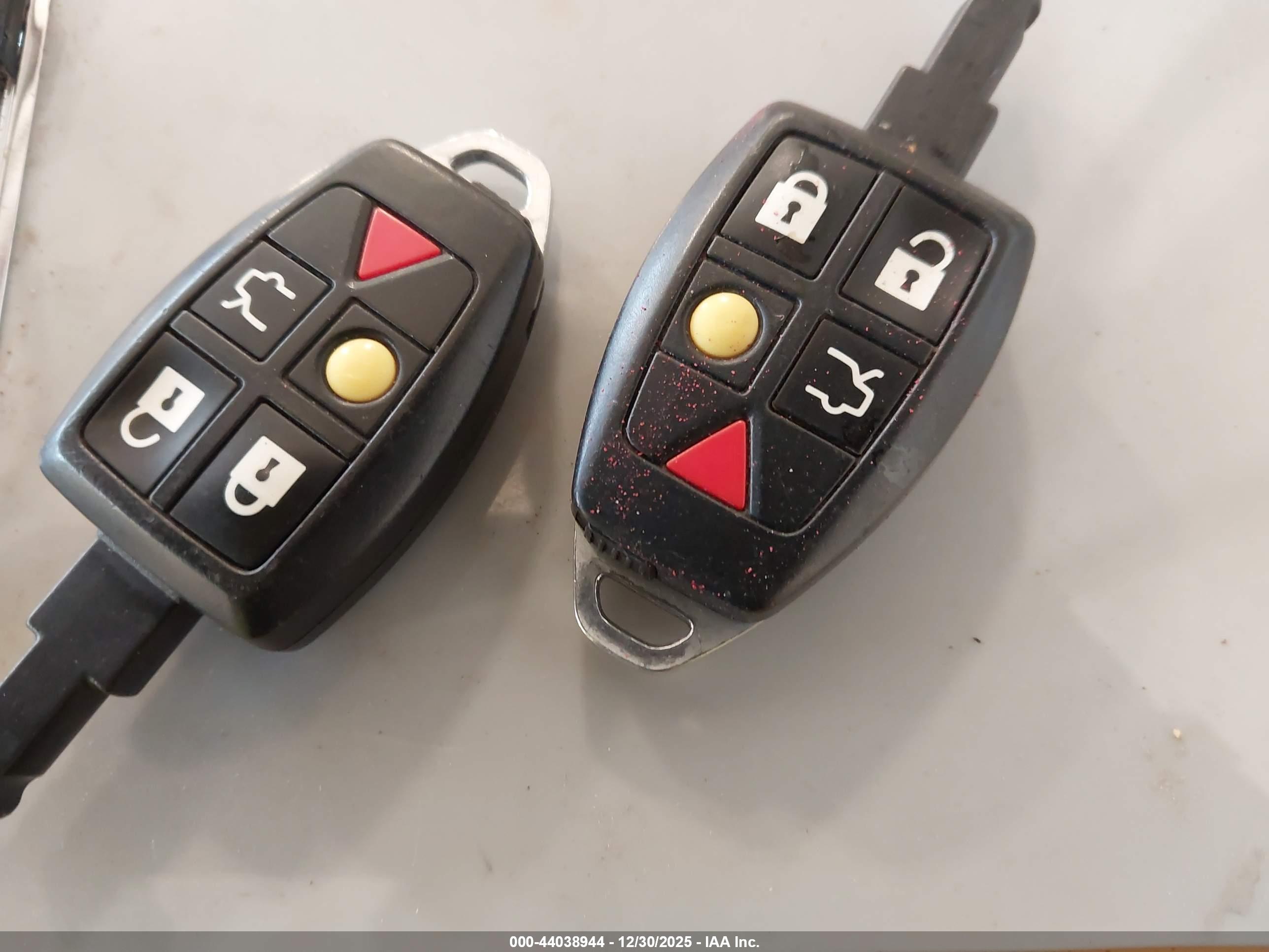 VOLVO S40 image 11