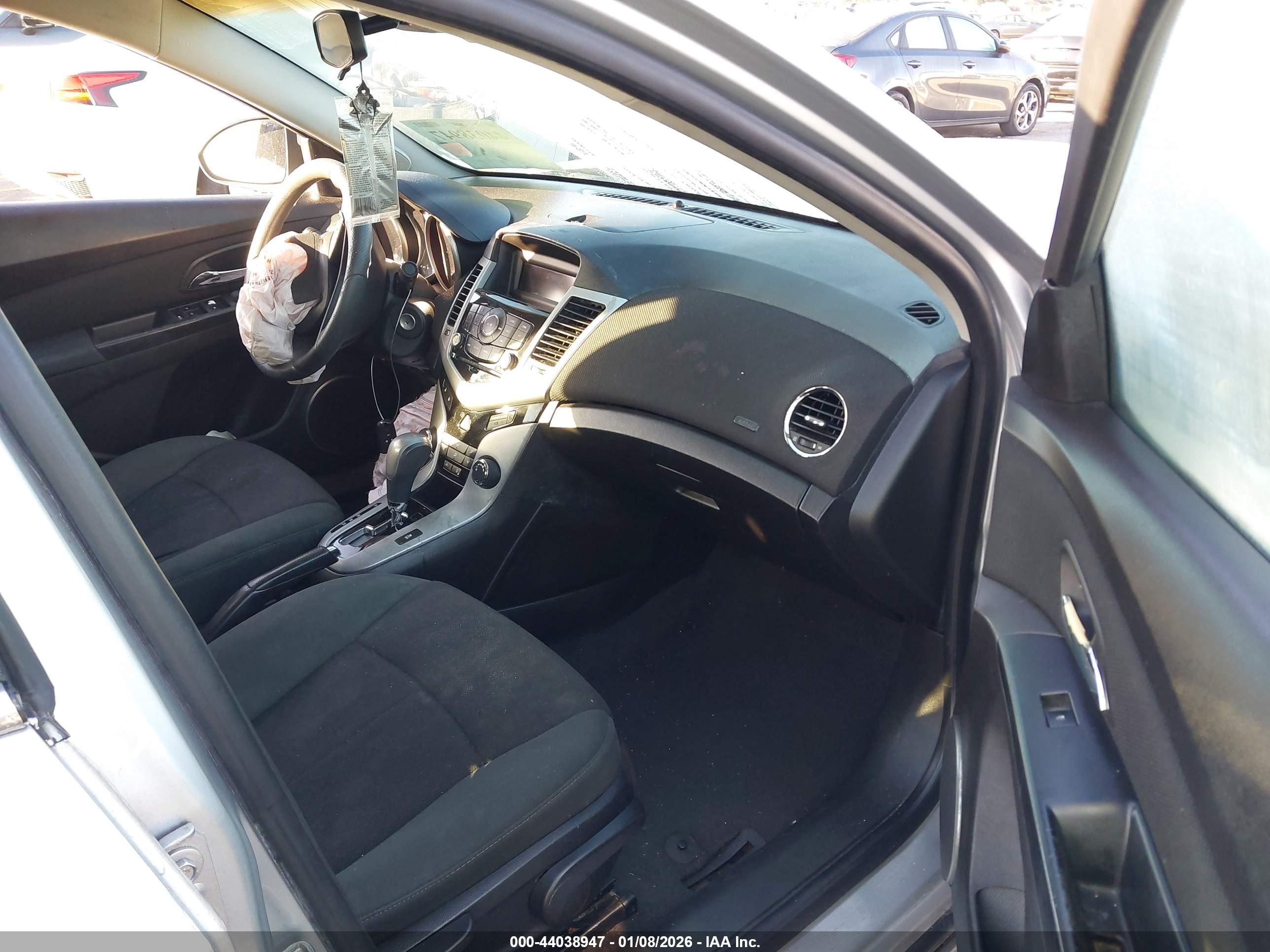 CHEVROLET CRUZE image 5