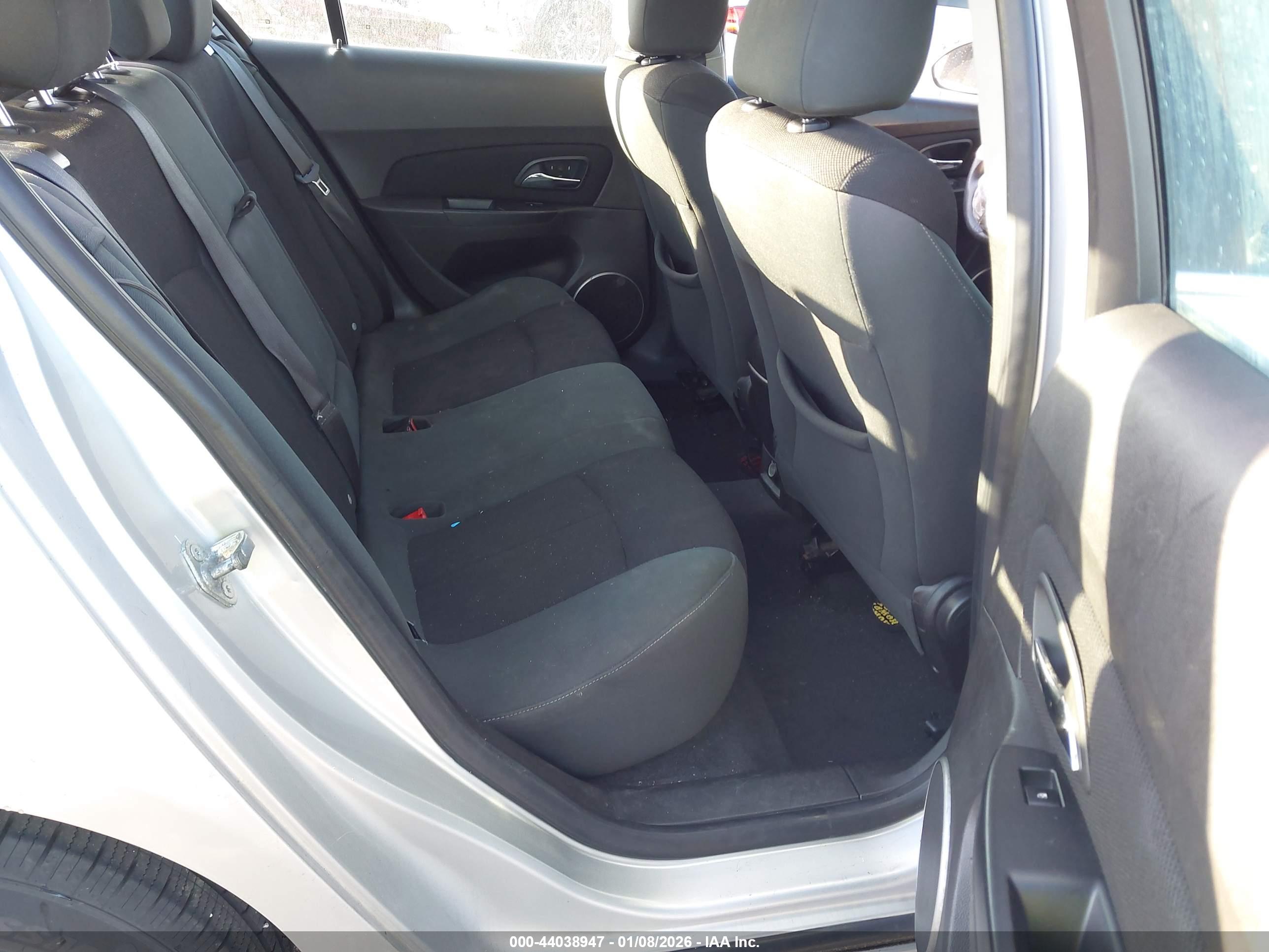 CHEVROLET CRUZE image 8
