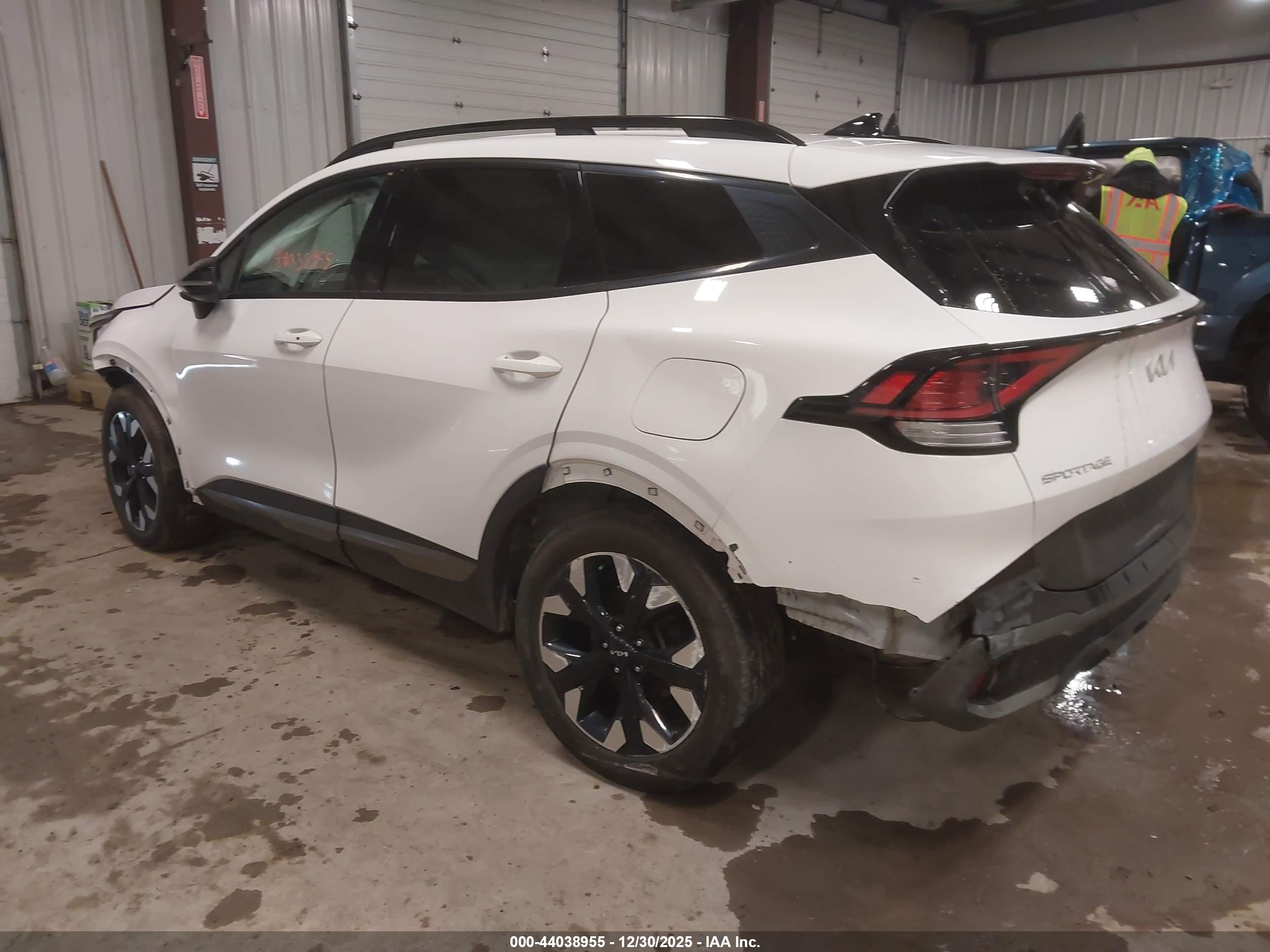KIA SPORTAGE image 3