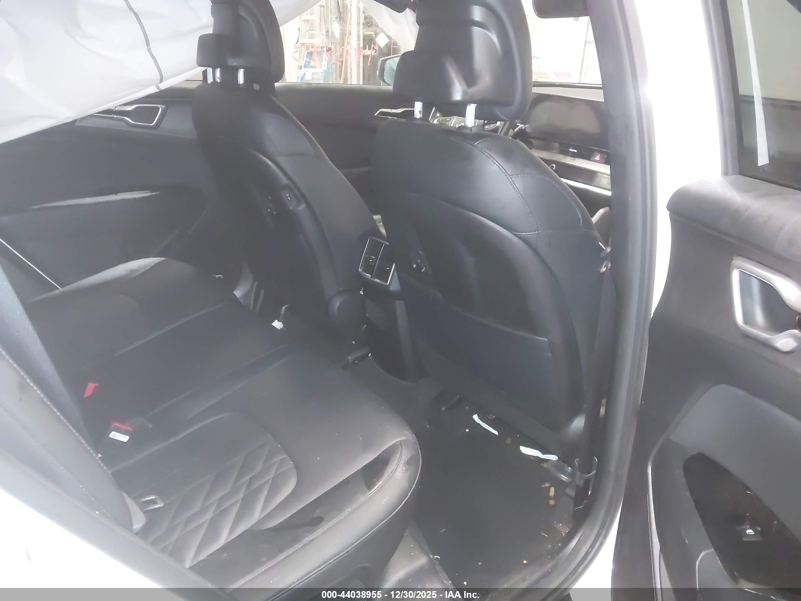KIA SPORTAGE image 8