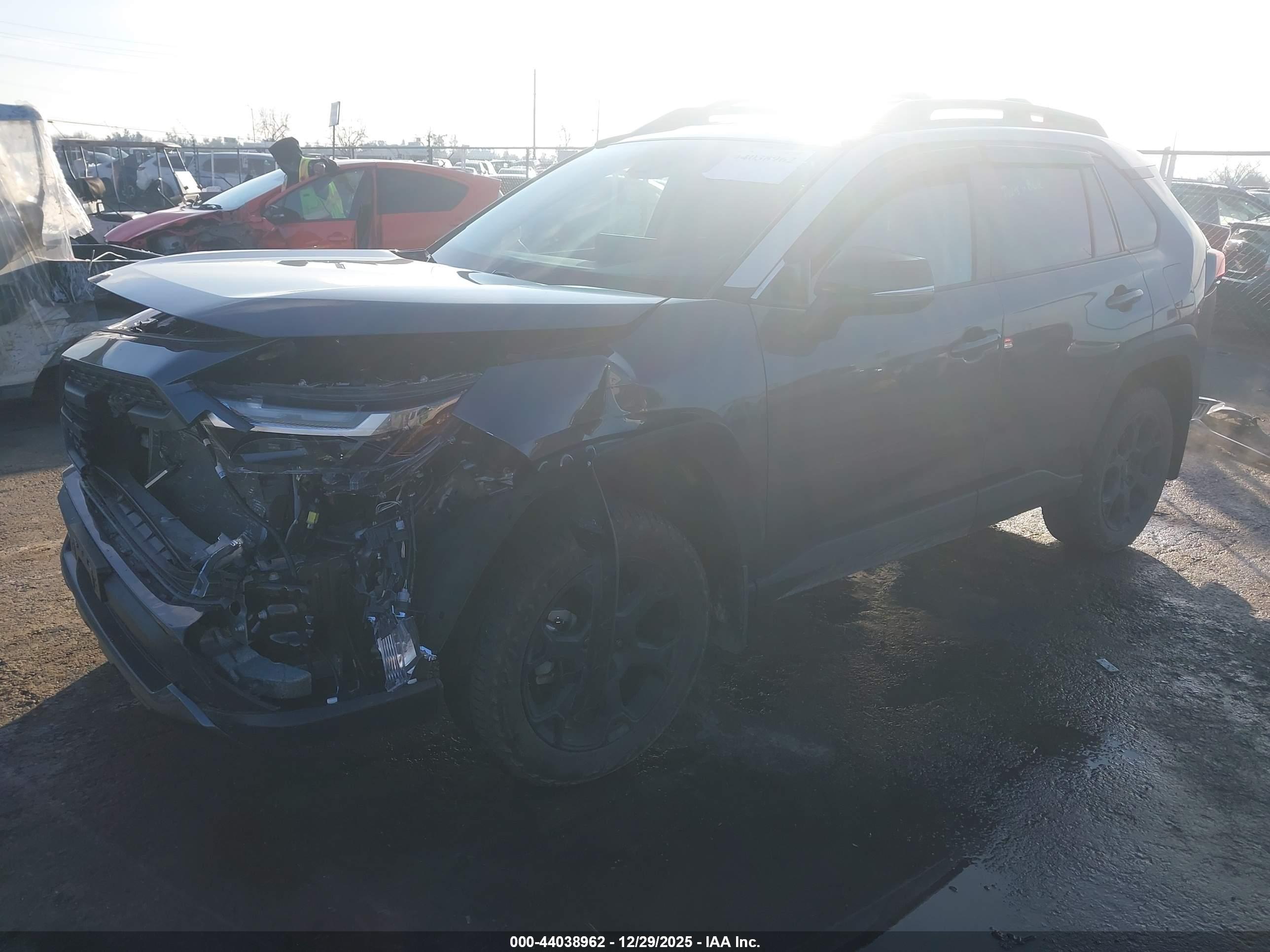 TOYOTA RAV4 image 2
