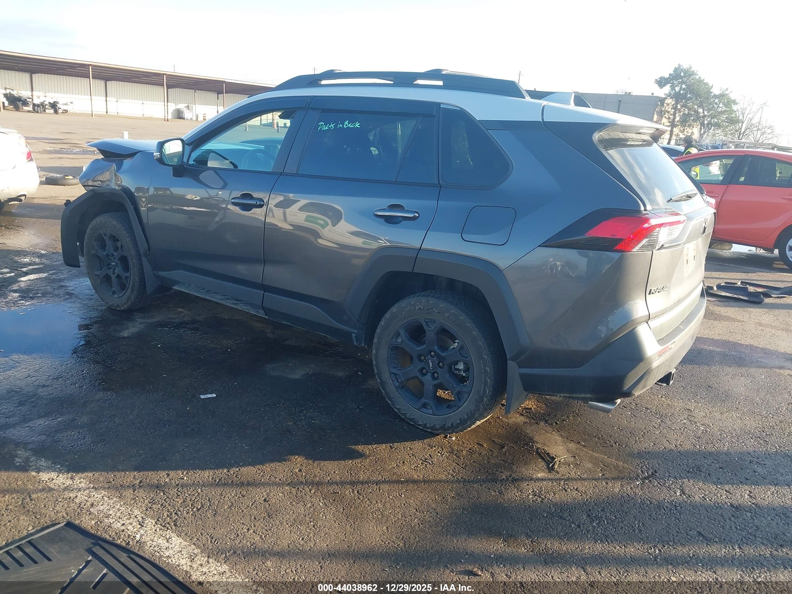 TOYOTA RAV4 image 3
