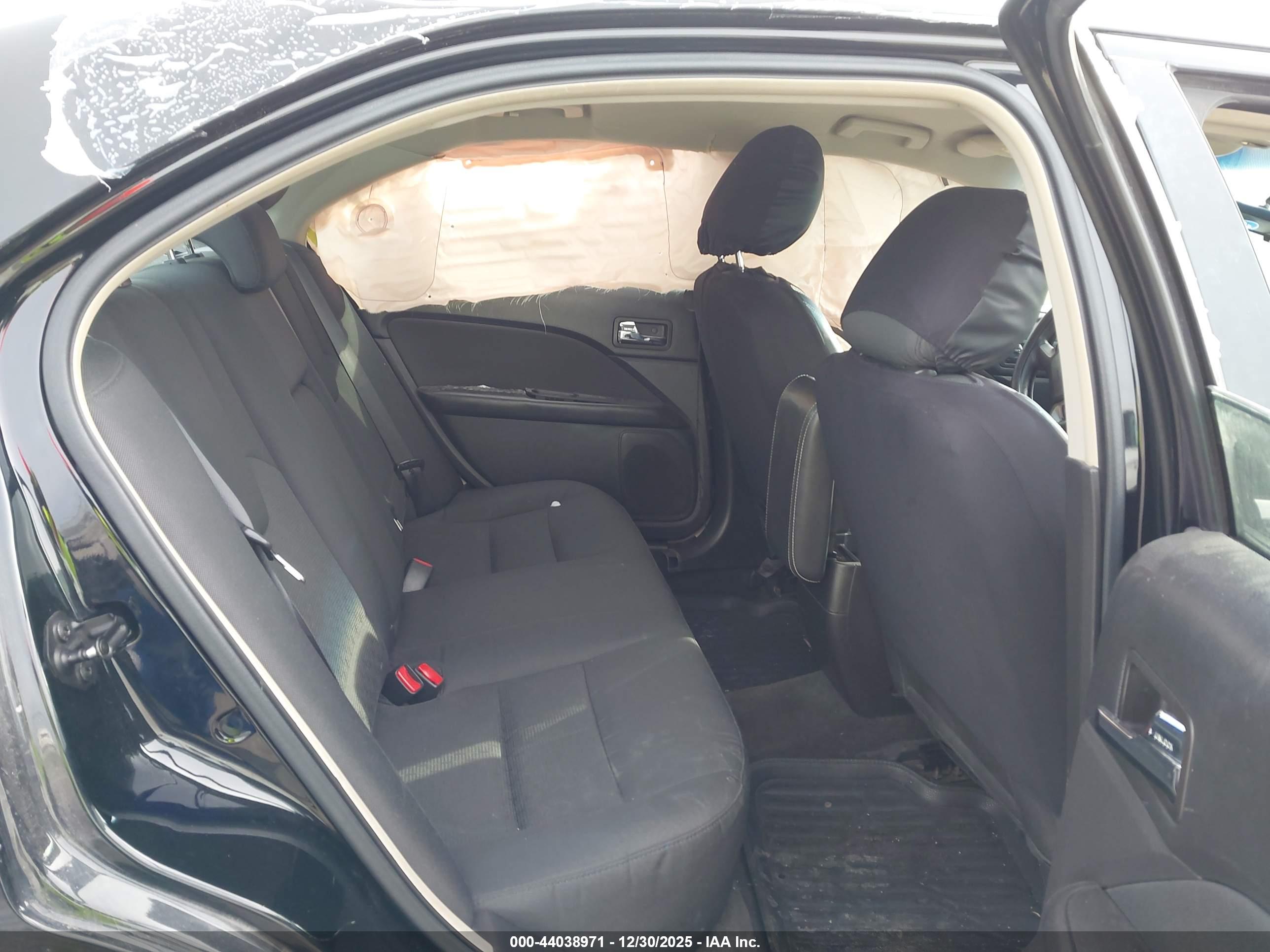 FORD FUSION image 8
