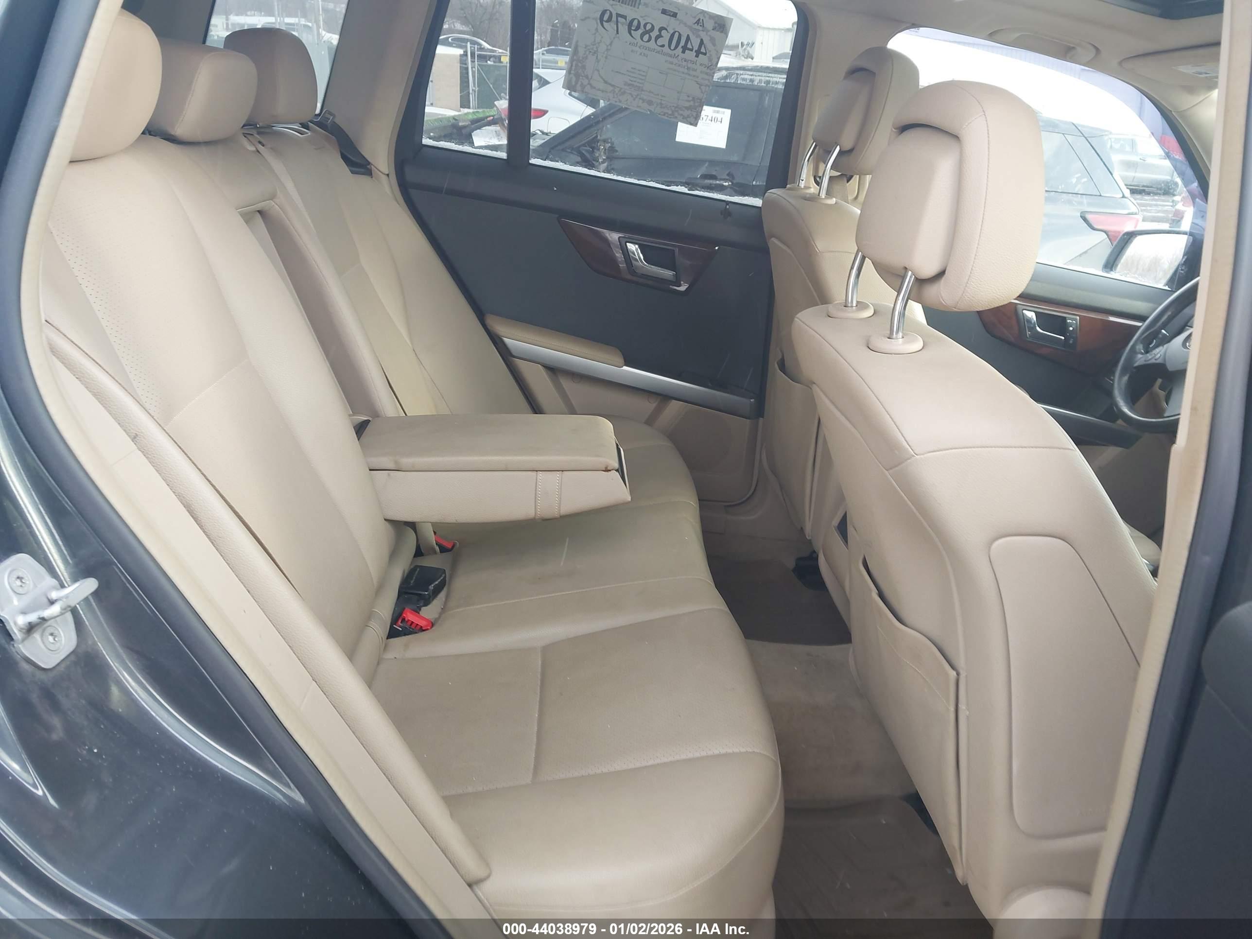 MERCEDES-BENZ GLK image 8