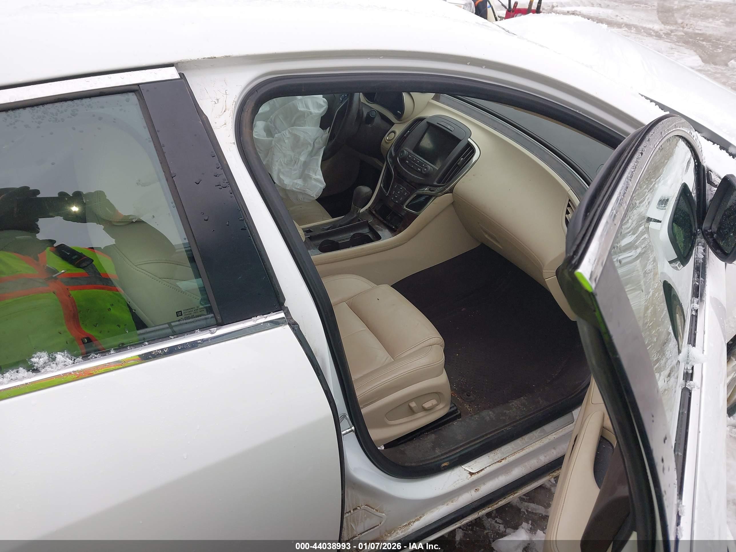 BUICK LACROSSE image 5