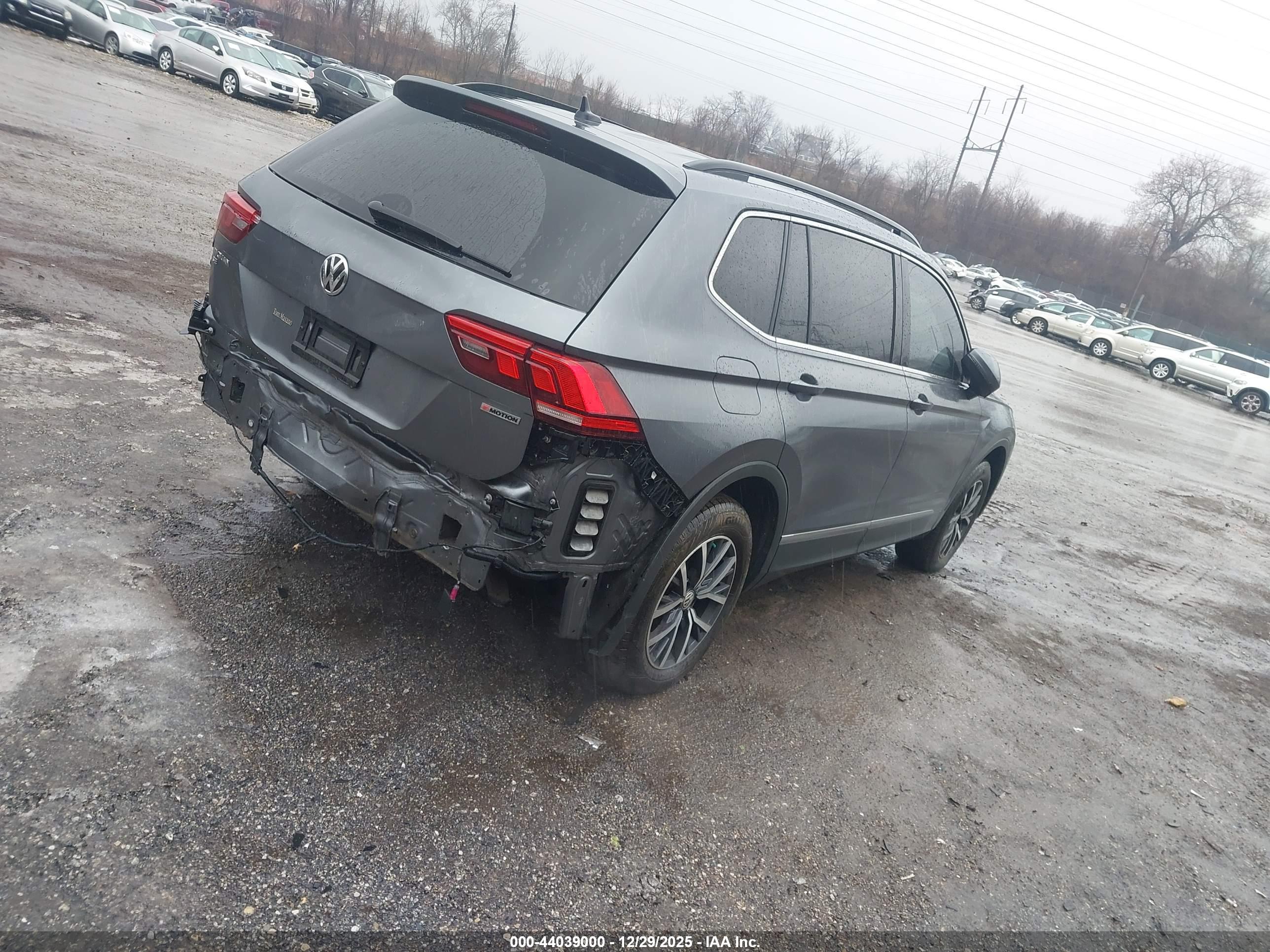 VOLKSWAGEN TIGUAN image 4