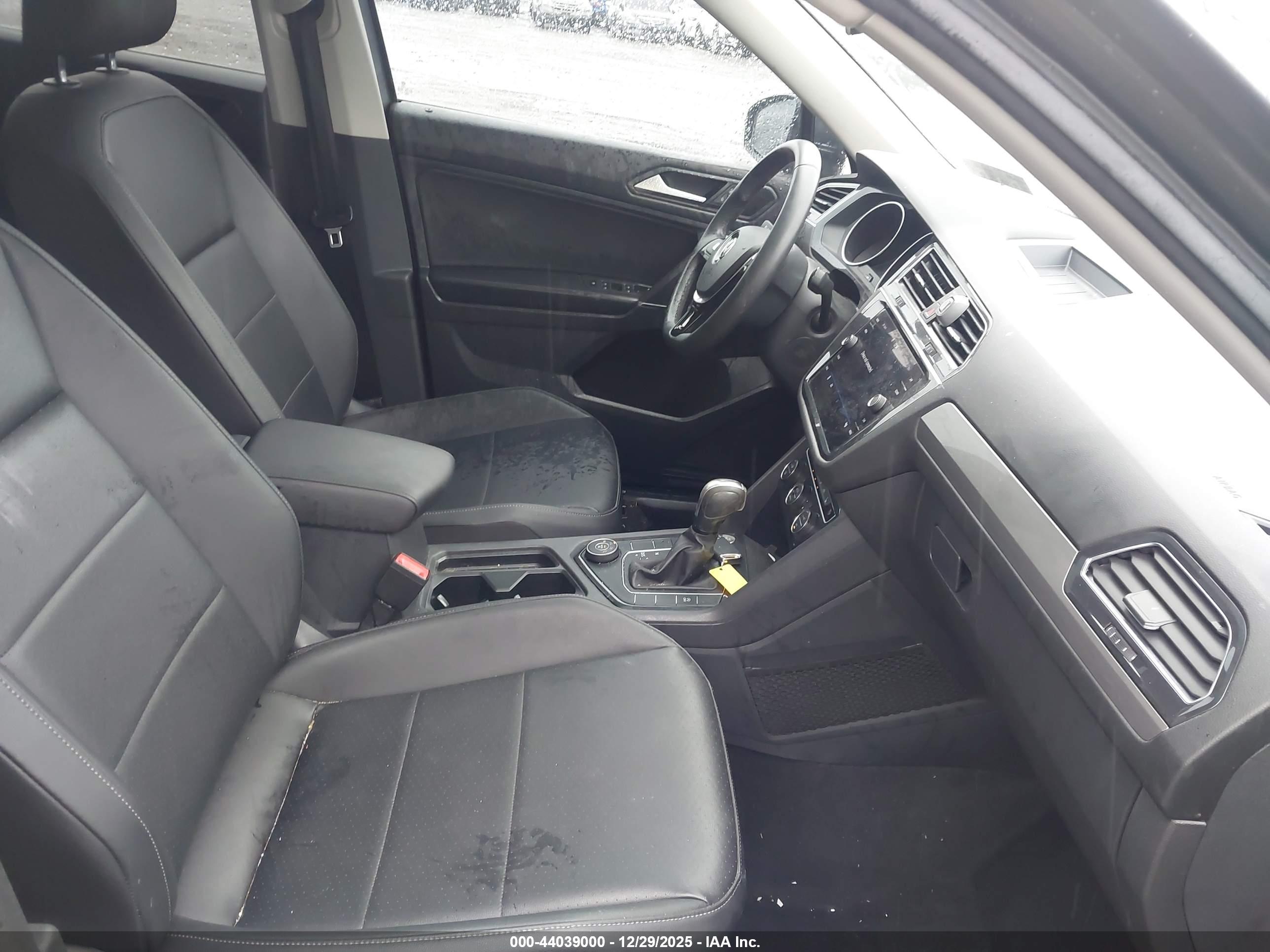 VOLKSWAGEN TIGUAN image 5